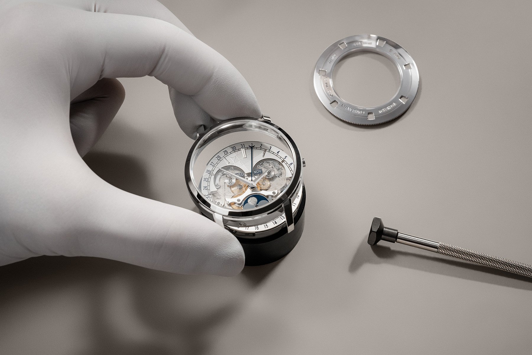 casing the Vacheron Constantin Traditionnelle Complete Calendar Openface