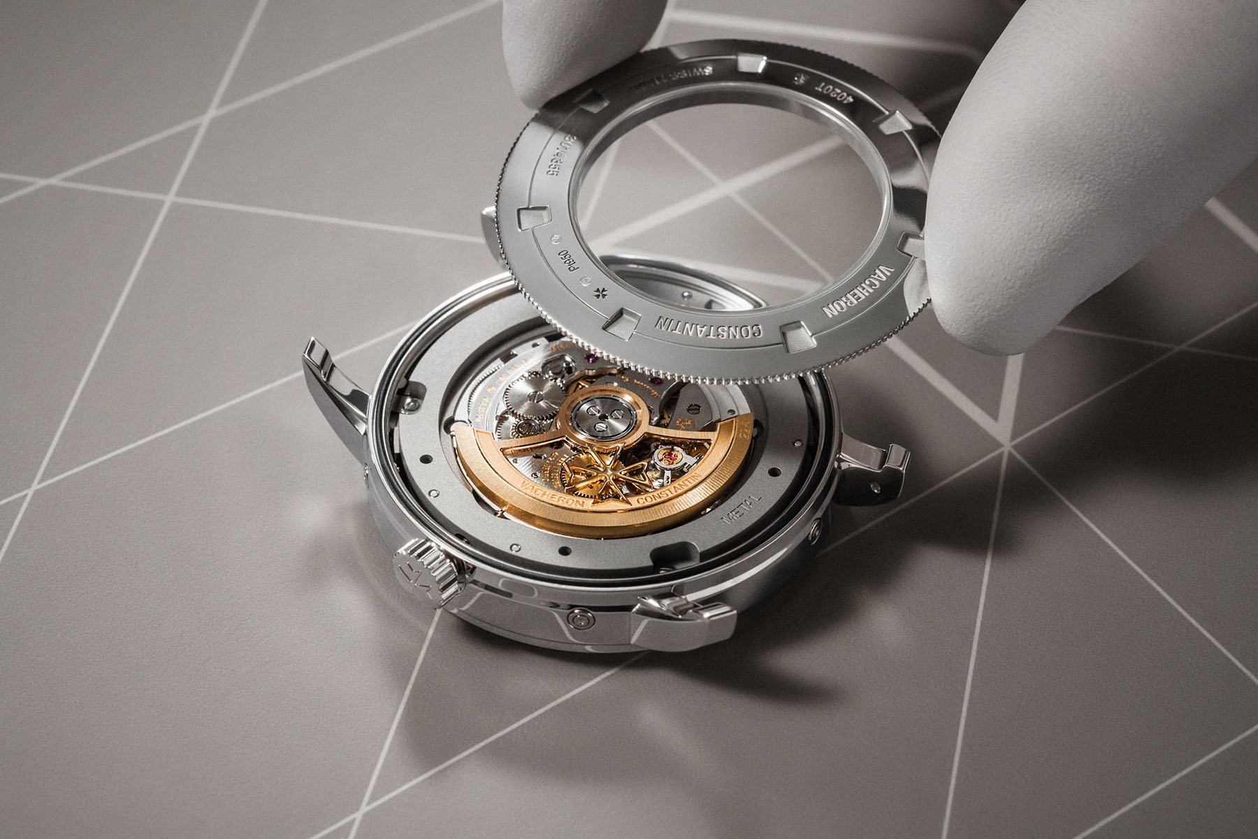 removing case back of the Vacheron Constantin Traditionnelle Complete Calendar Openface