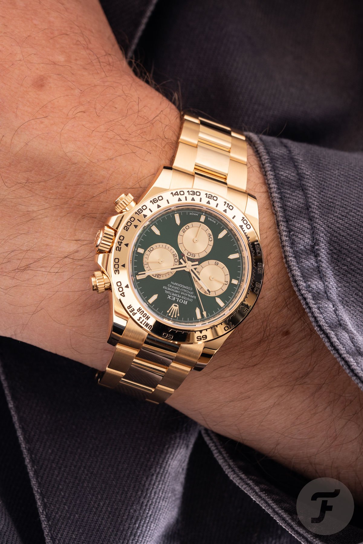 yellow gold Rolex Cosmograph Daytona ref. 126508-0008 on wrist