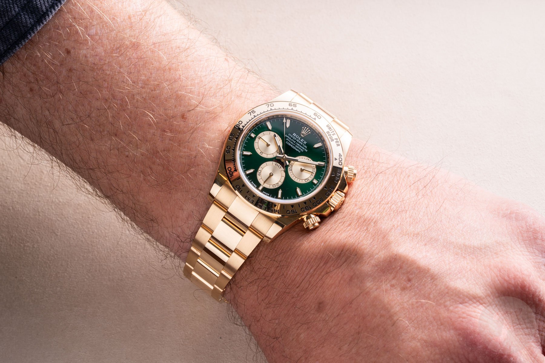 yellow gold Rolex Cosmograph Daytona ref. 126508-0008 on wrist
