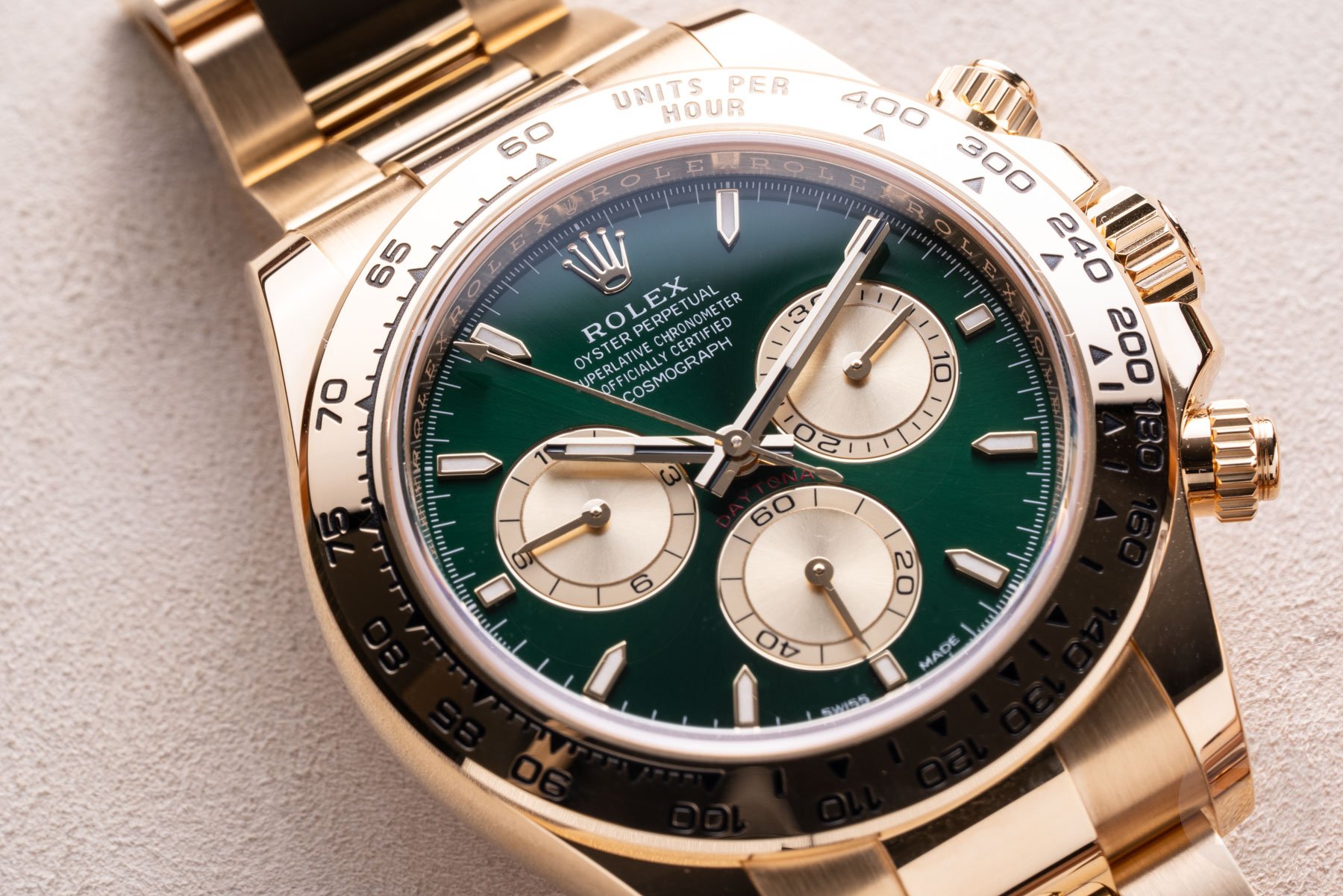 yellow gold Rolex Cosmograph Daytona ref. 126508-0008 up close