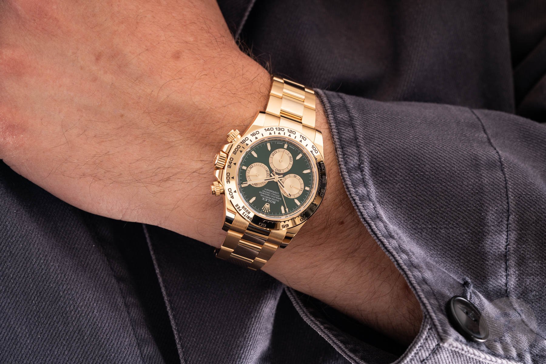 yellow gold Rolex Cosmograph Daytona ref. 126508-0008 on wrist