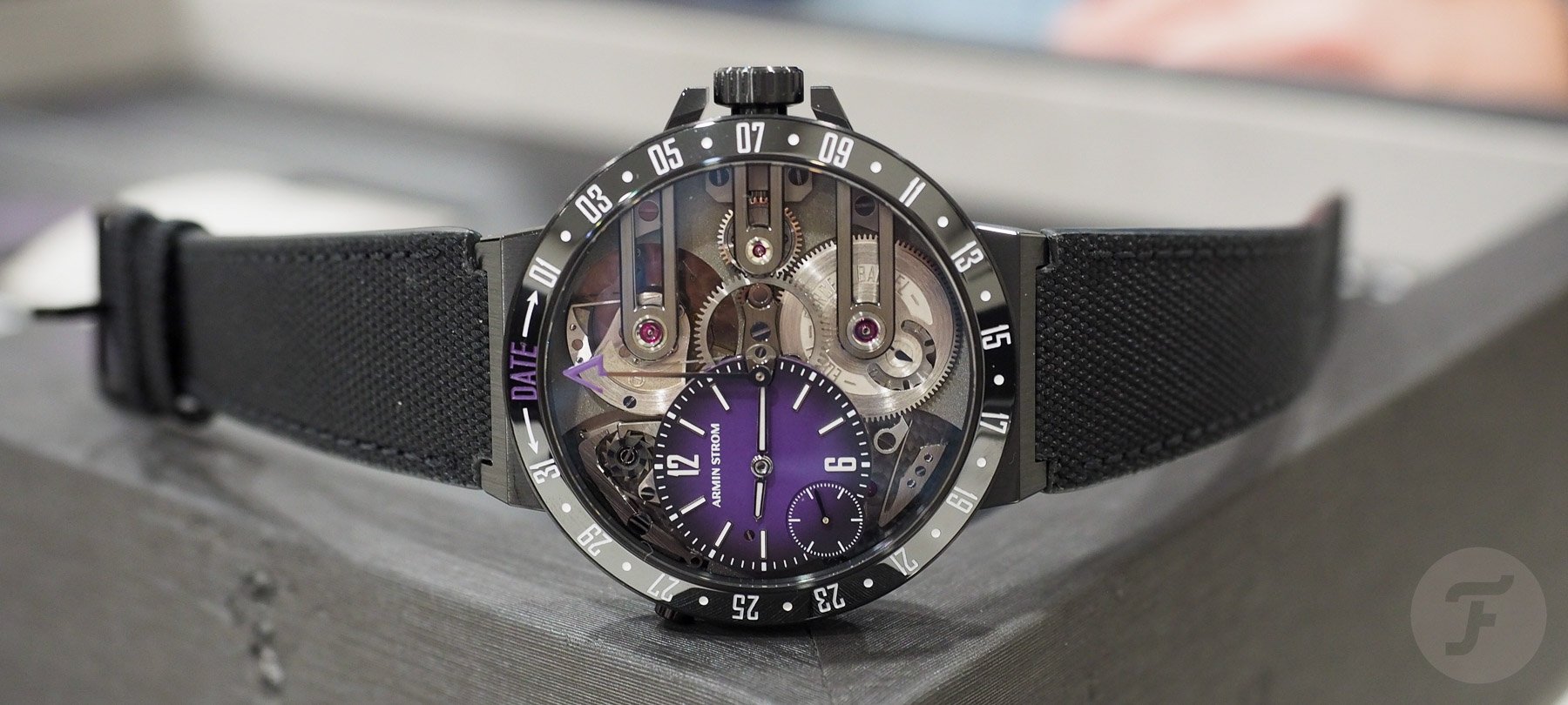 Armin Strom Orbit Purple, crown up