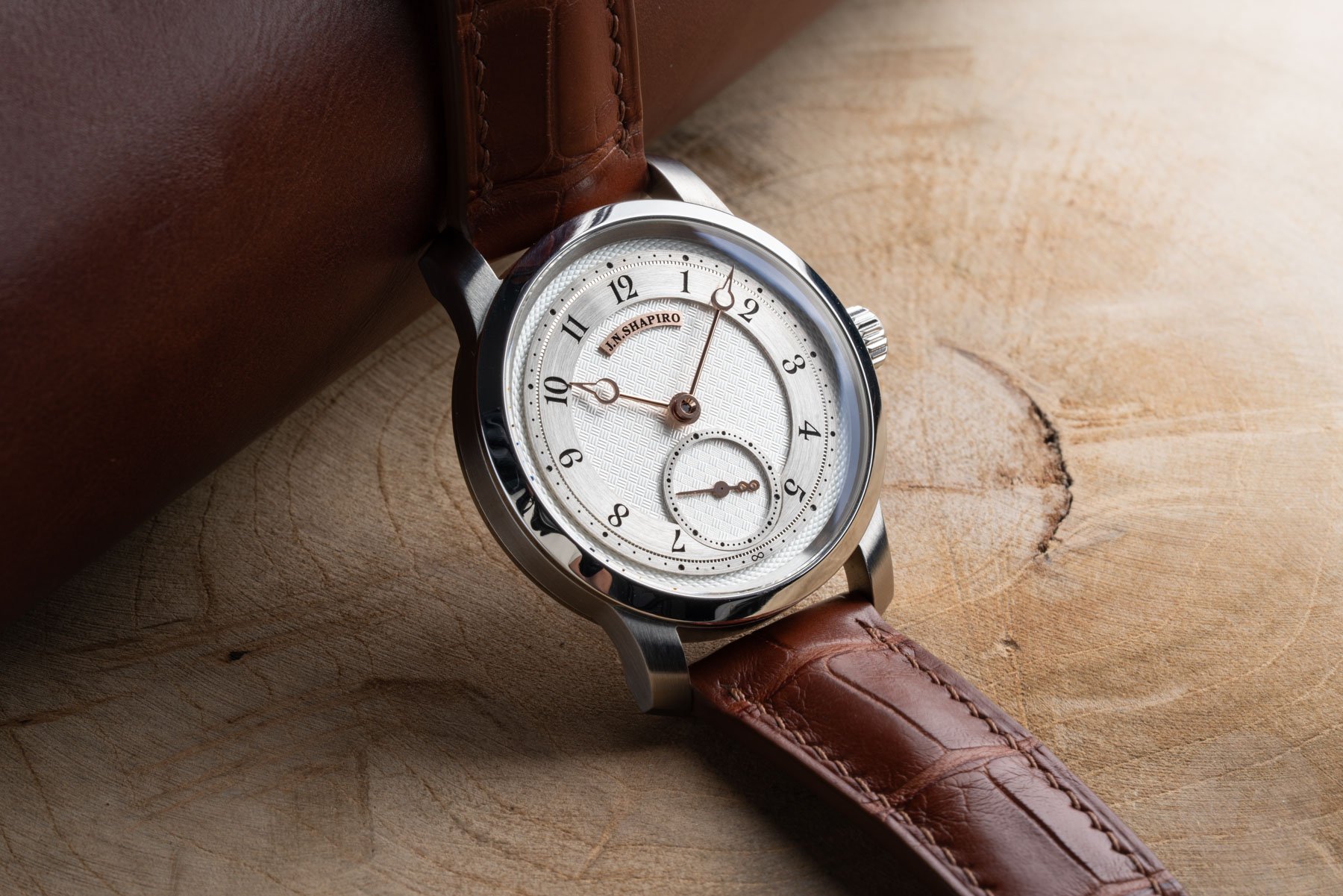 The Jn Shapiro Infinity series is pure and supported with rose gold detailing