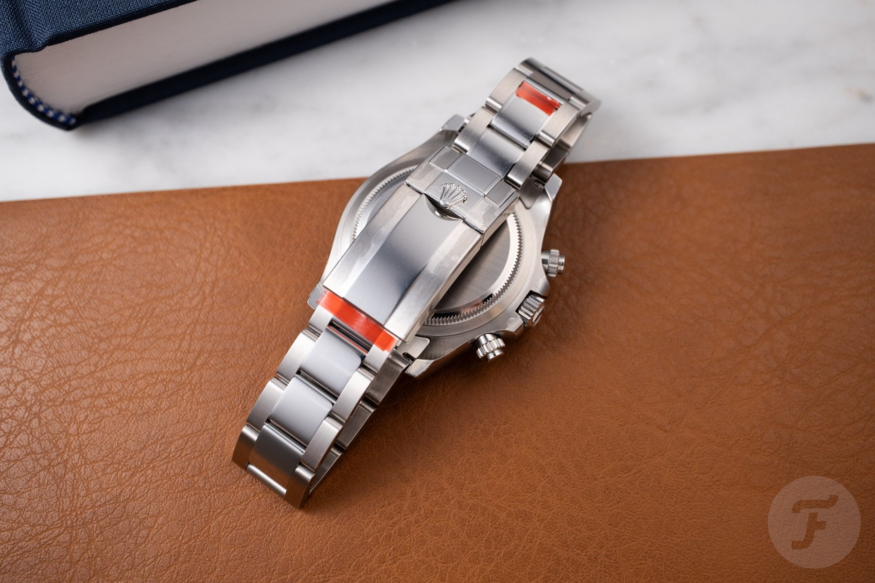 Rolex Cosmograph Daytona ref. 126500LN-0002 Downward facing, clasp closed