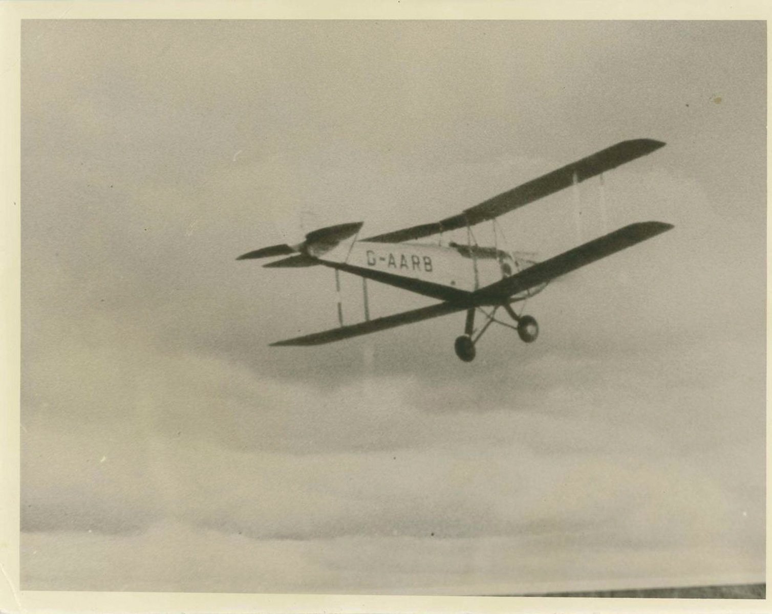 How A Smiths Dash Clock Helped A Pioneering Pilot Traverse The World