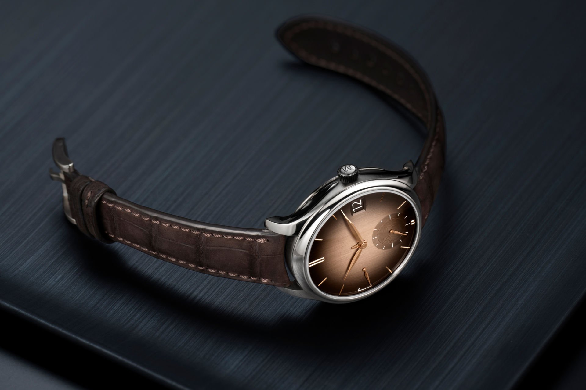Profile of the H. Moser & Cie. Endeavour Perpetual Calendar Smoked Salmon