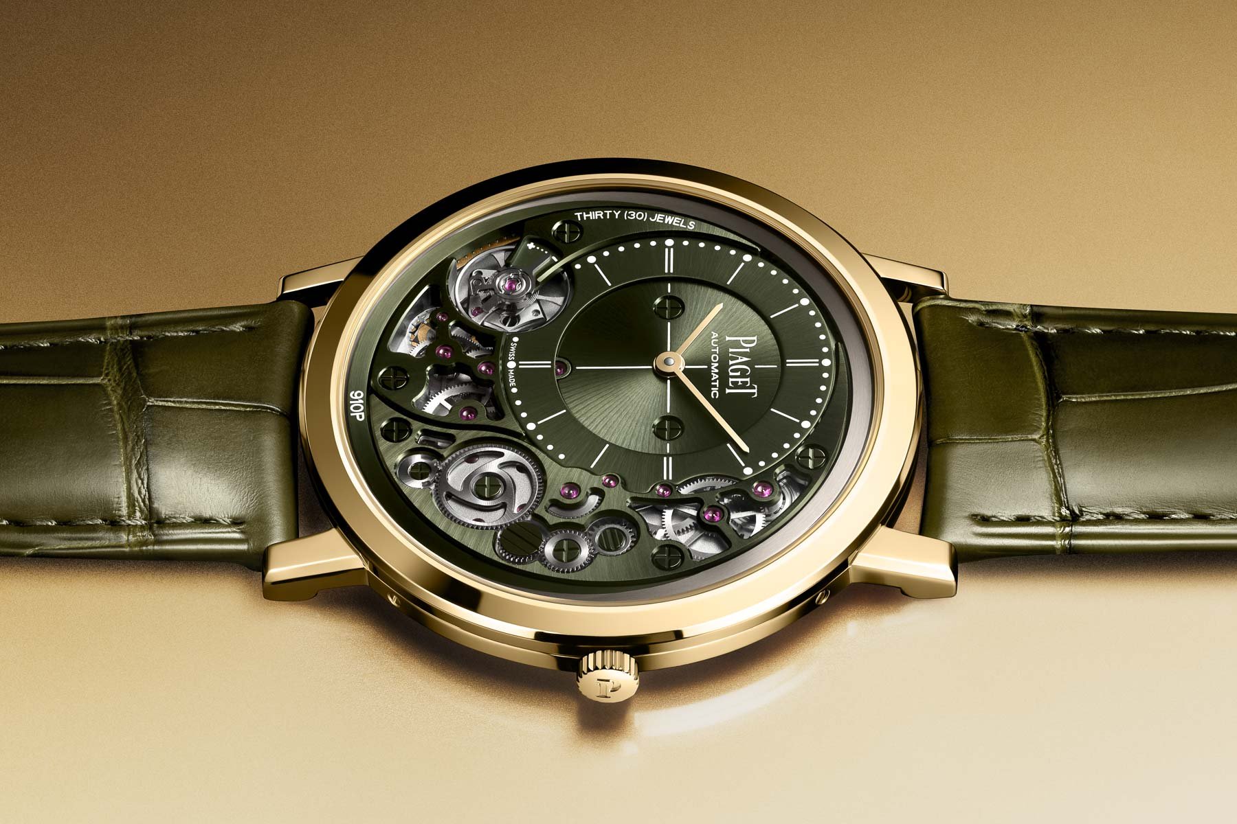 Green dial Piaget Alti Plano 910p flat ray, tilted