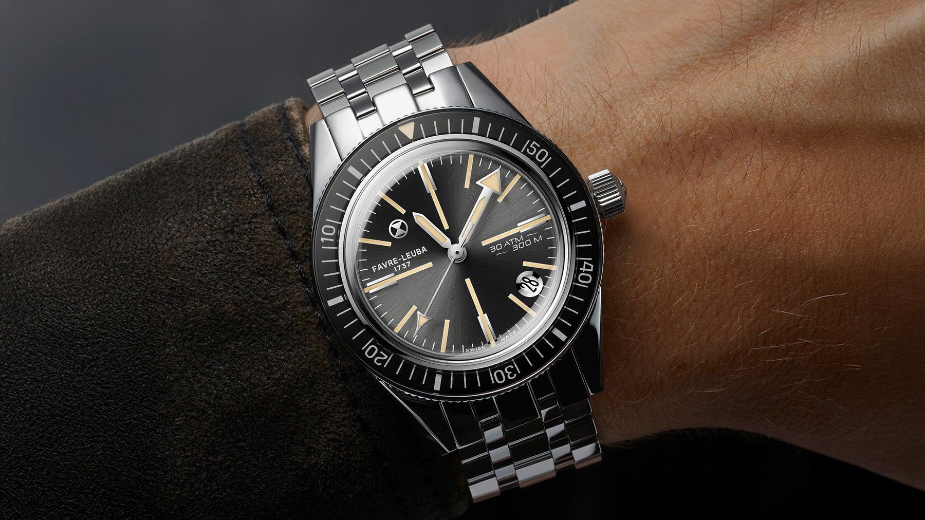 Favre Leuba Deep Raider Revival wrist shot