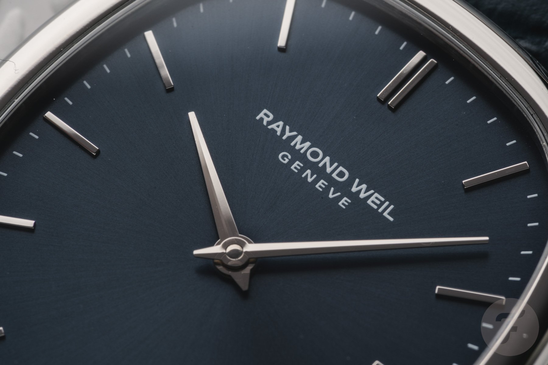 Raymond Weil Toccata Heritage blue dial up close