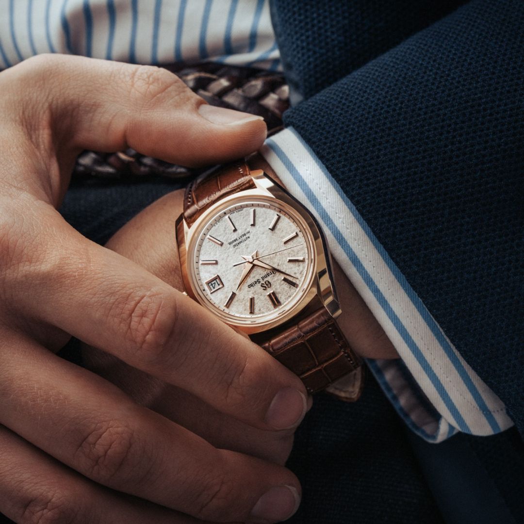 Grand Seiko SBGH368 “Sakura Kakushi” on the wrist