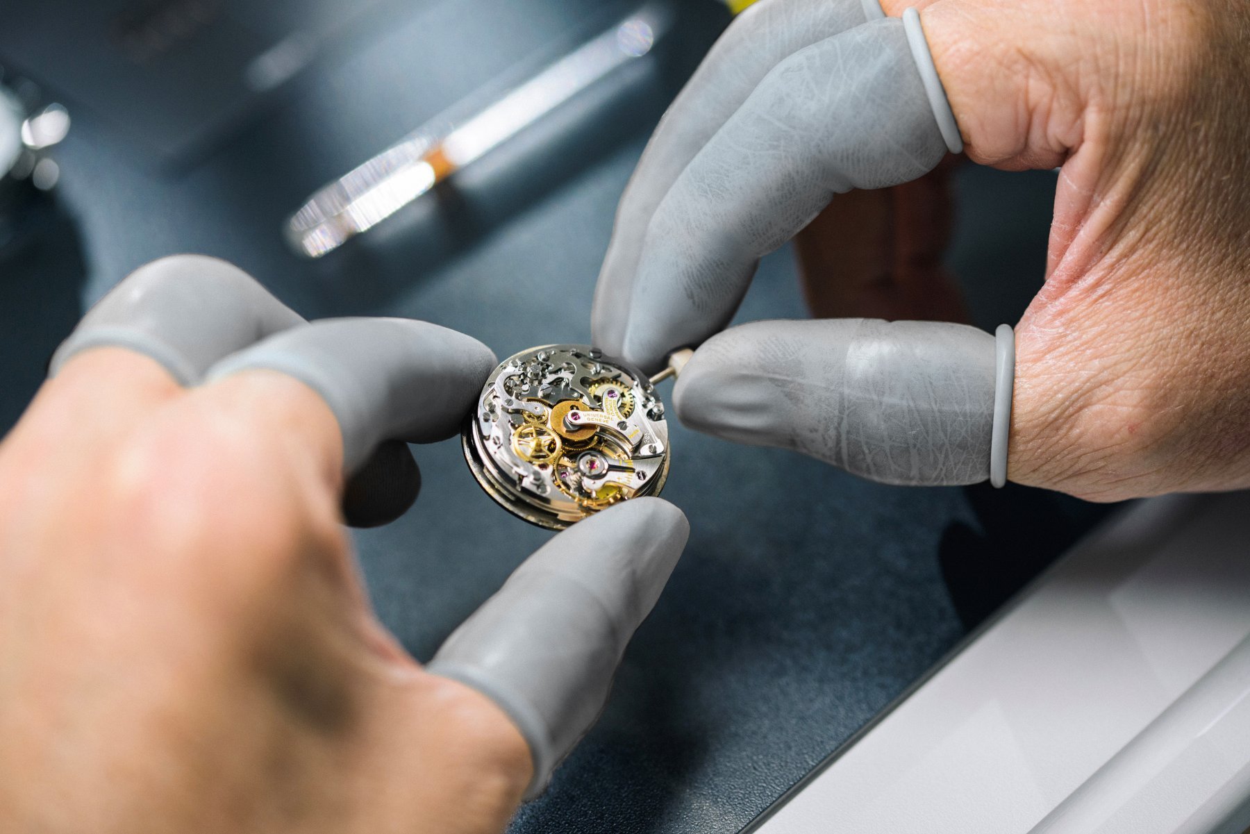 Universal Genève caliber 281 in hands