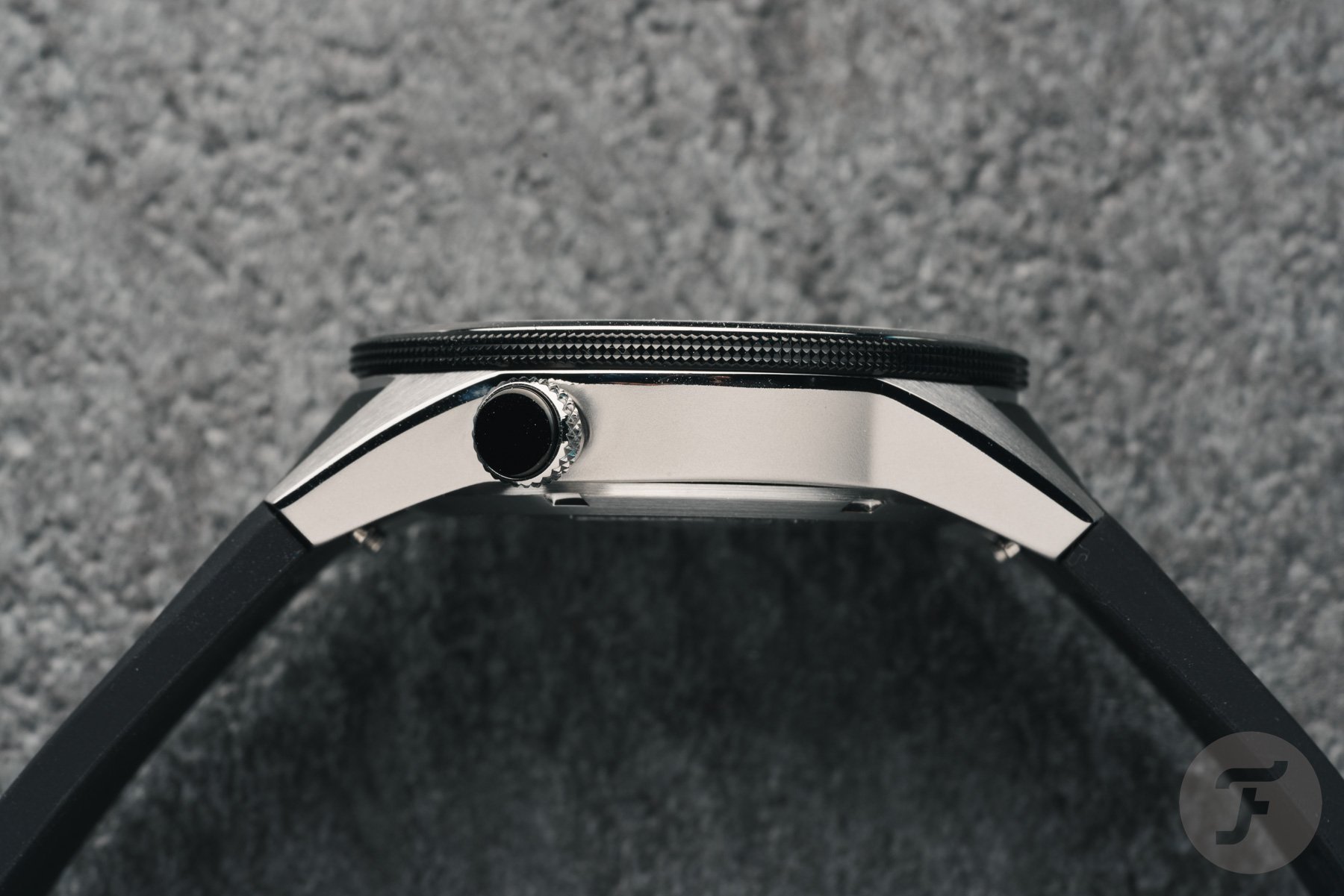 Avi-8 CVRT 3775A case flank side profile