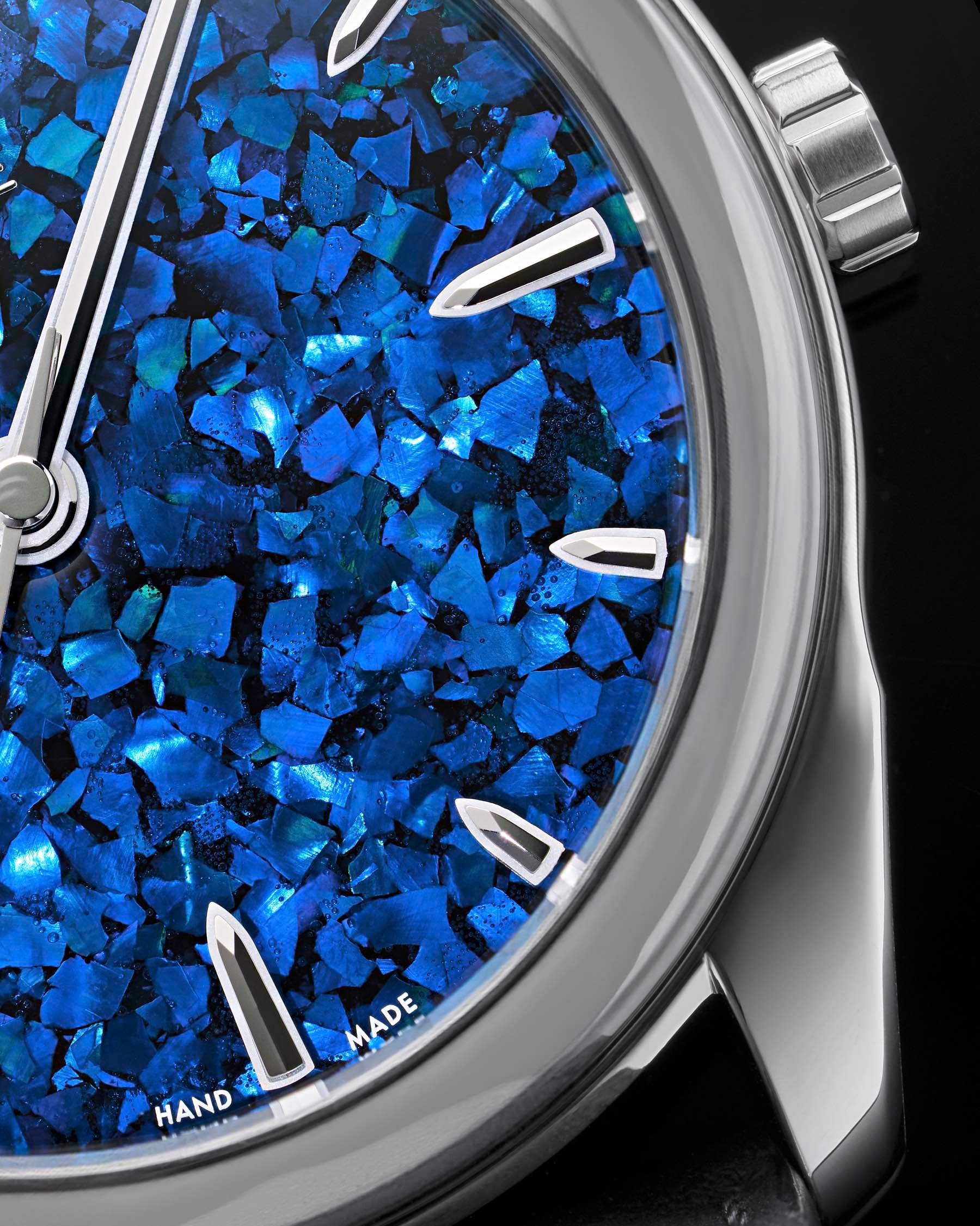 Awake Sơn Mài Fragments Blue dial macro shot