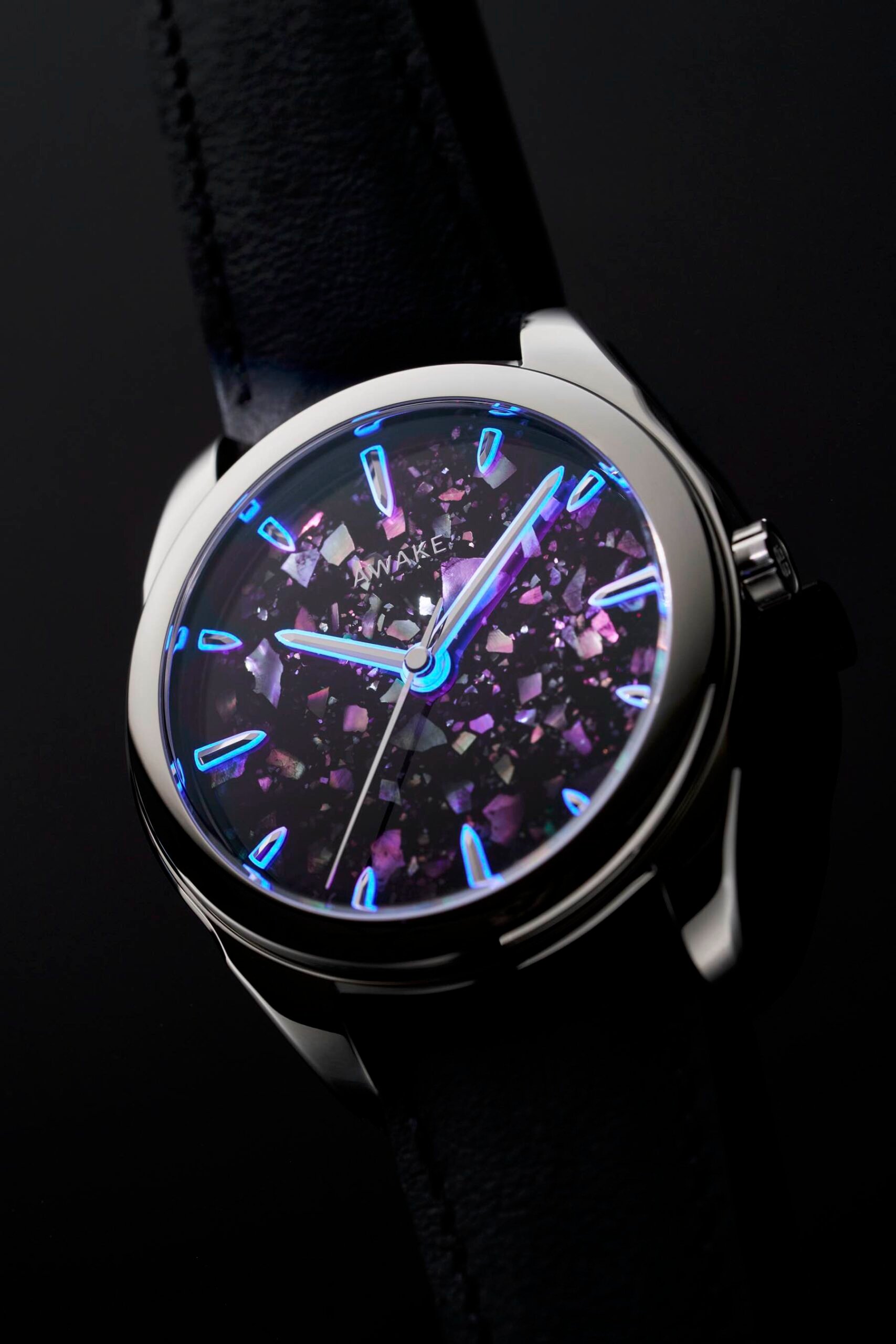 Awake Sơn Mài Fragments Pink lume shot