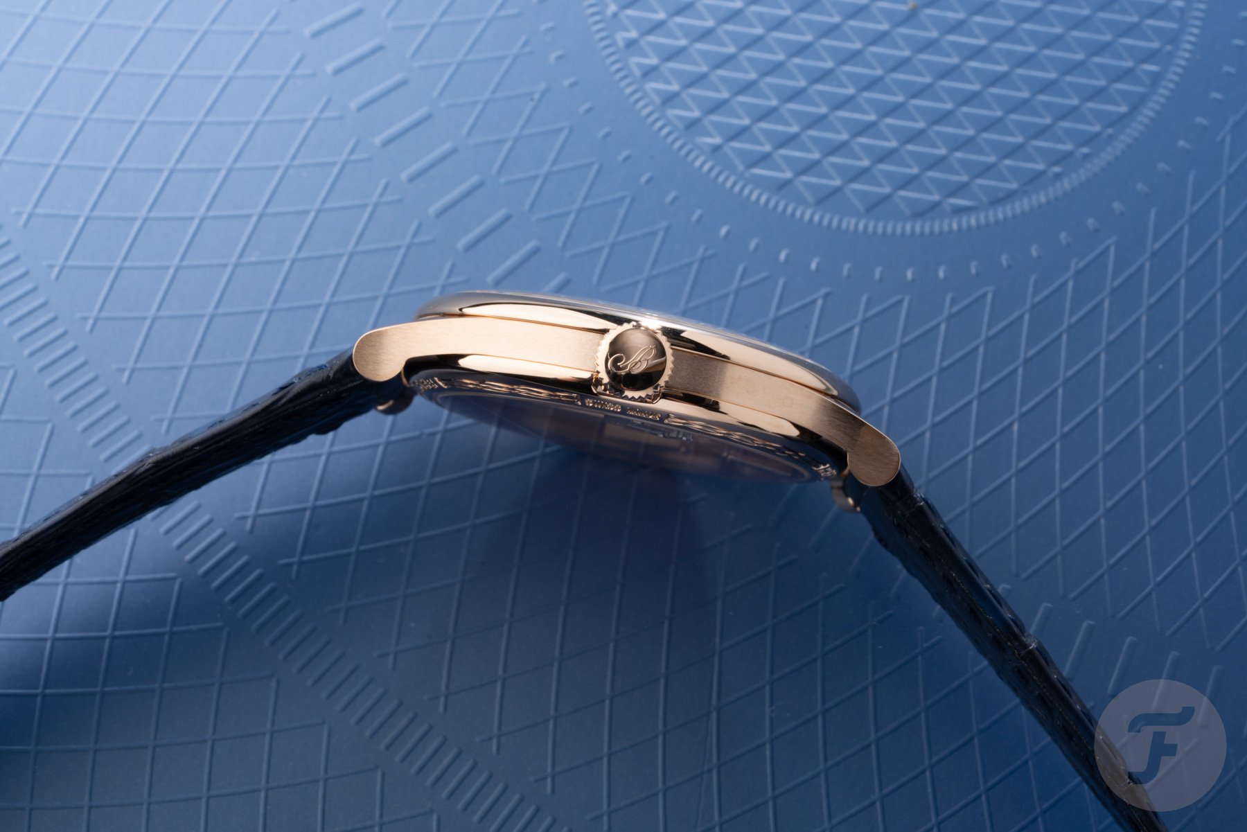 Breguet Classique Souscription 2025 case profile, crown side