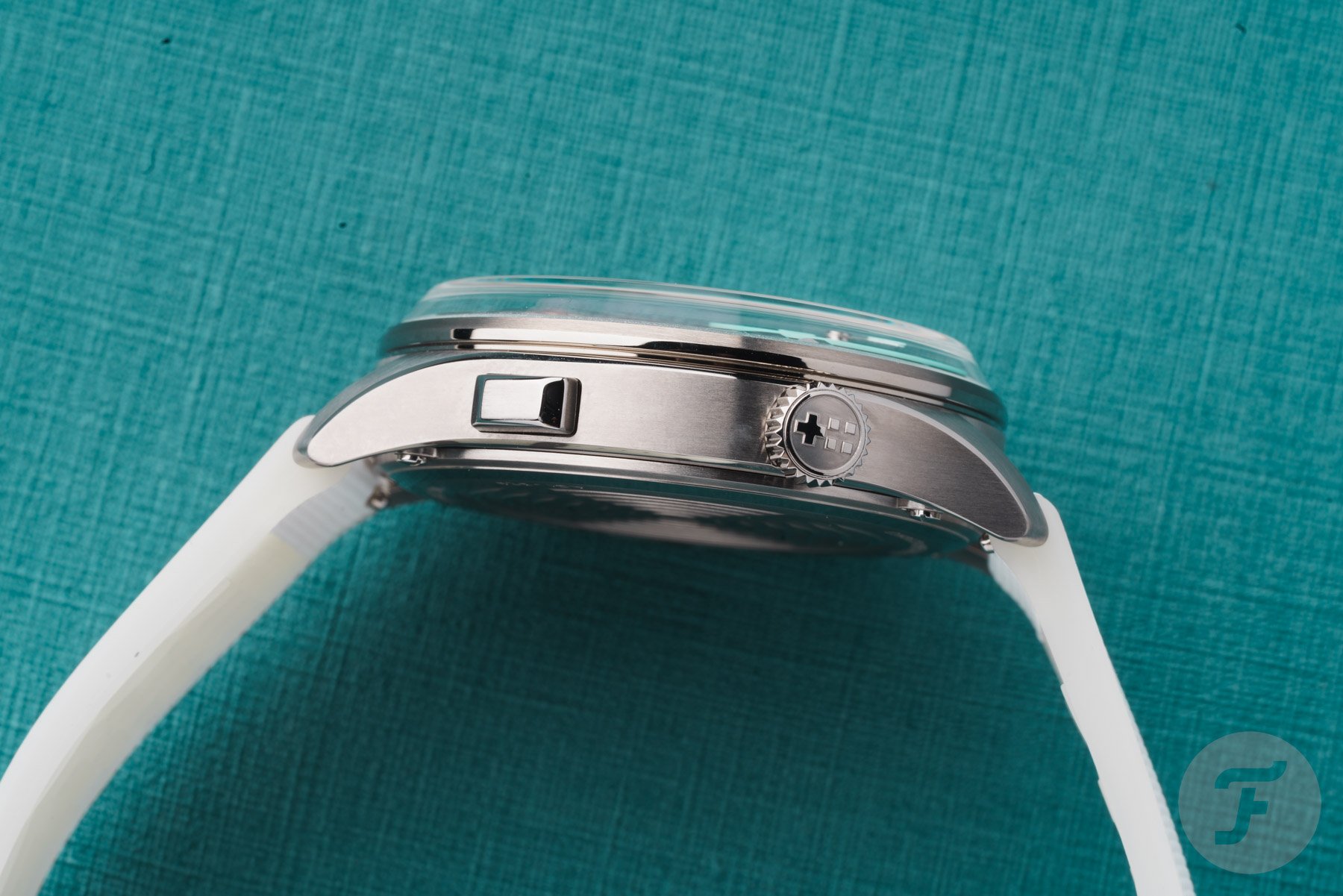 Christopher Ward C1 Bel Canto Lumière profile, crown side