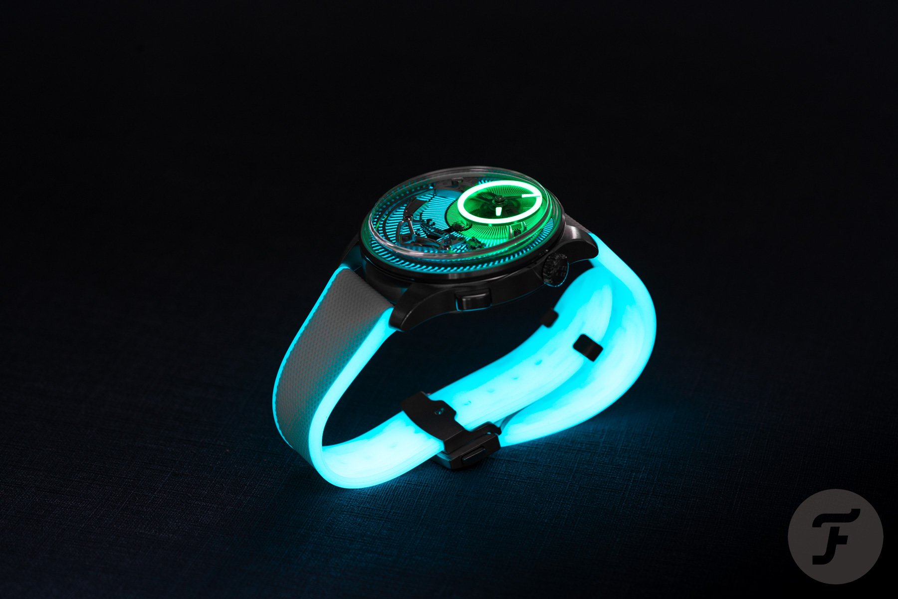 Christopher Ward C1 Bel Canto Lumière full lume shot