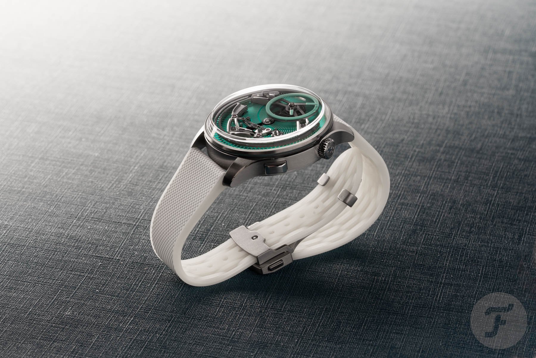 Lighting Up The Room With The Christopher Ward C1 Bel Canto Lumière