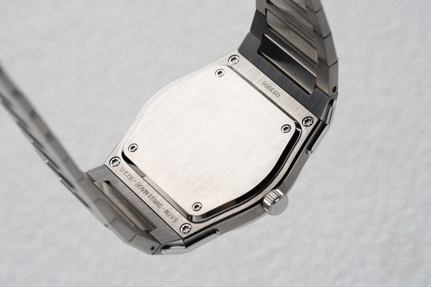 Louis-Erard 2340 case back