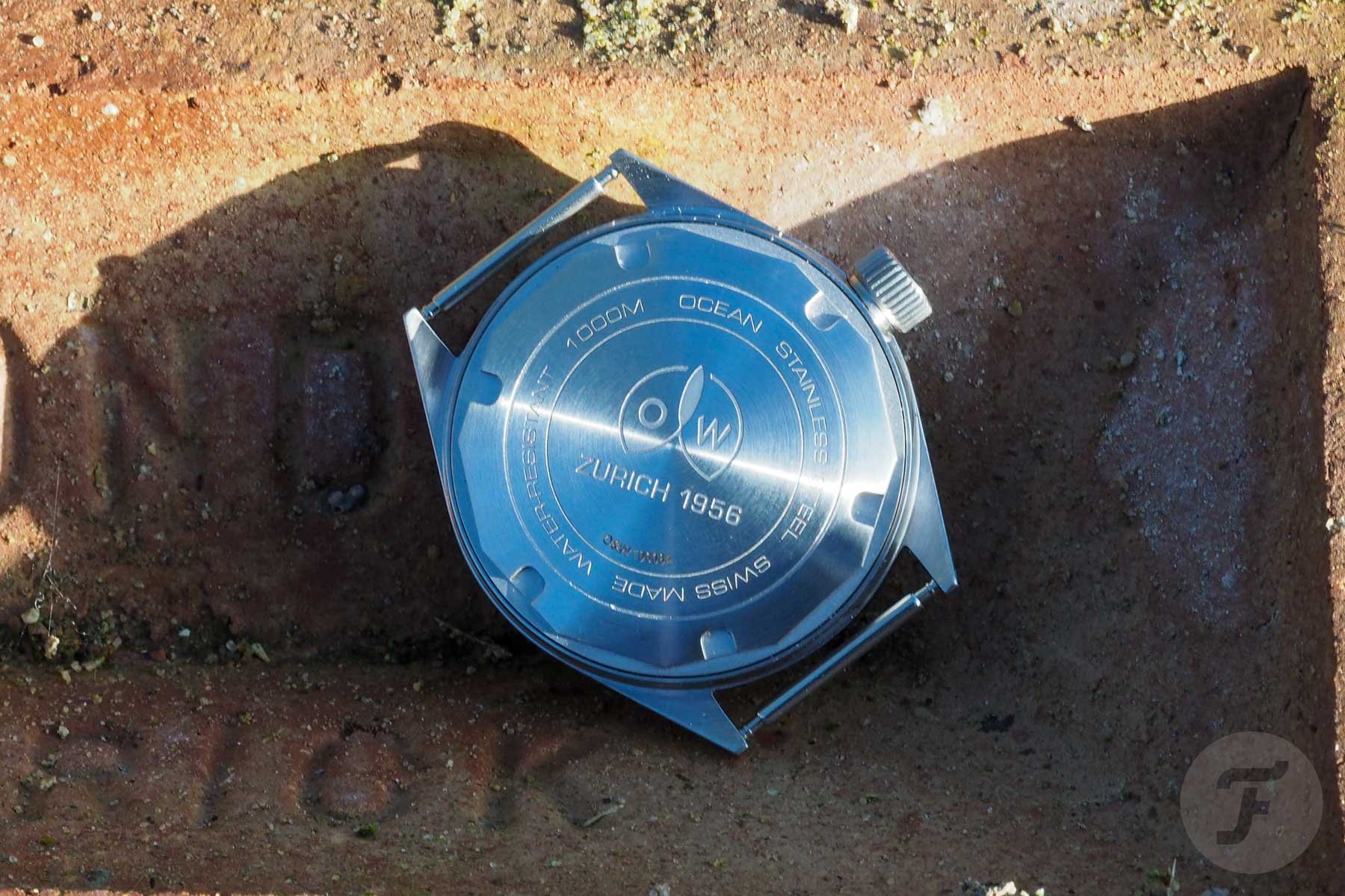 Ollech & Wajs OW C-1000 Y case back