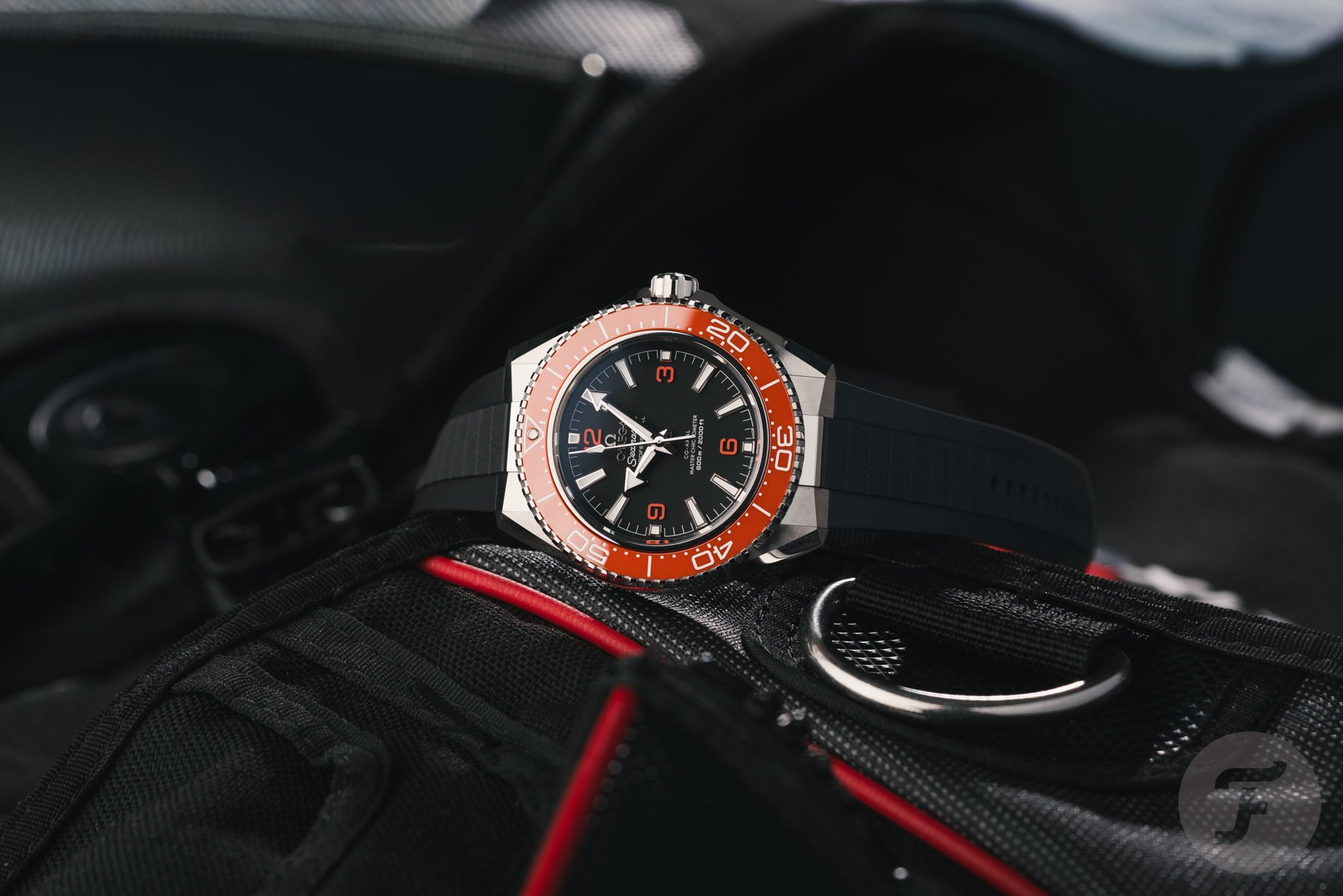 Omega Seamaster Planet Ocean 600M ref. 217.32.42.21.01.003 on side, crown up