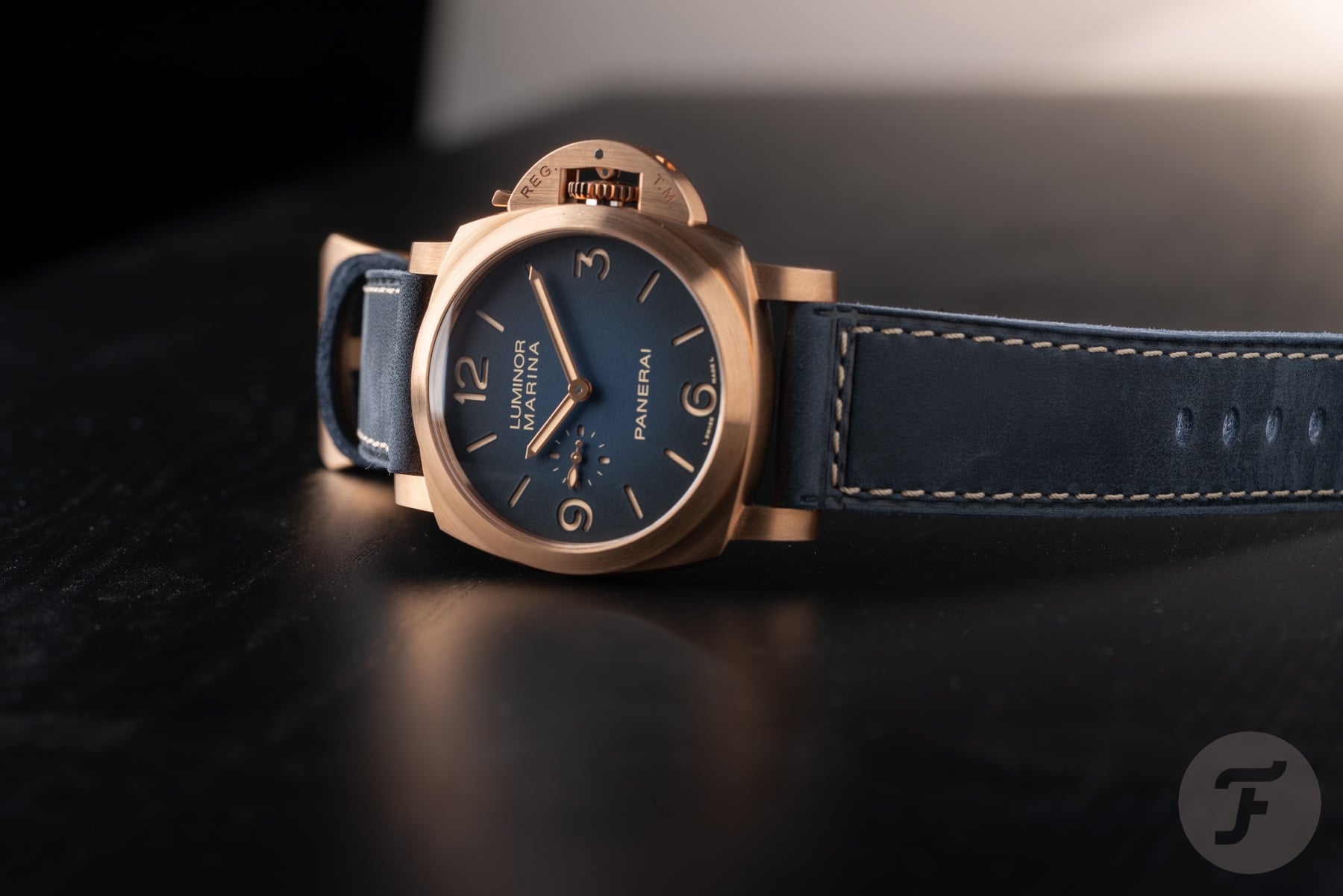 Panerai Luminor Marina Bronzo PAM01678 on side, crown up