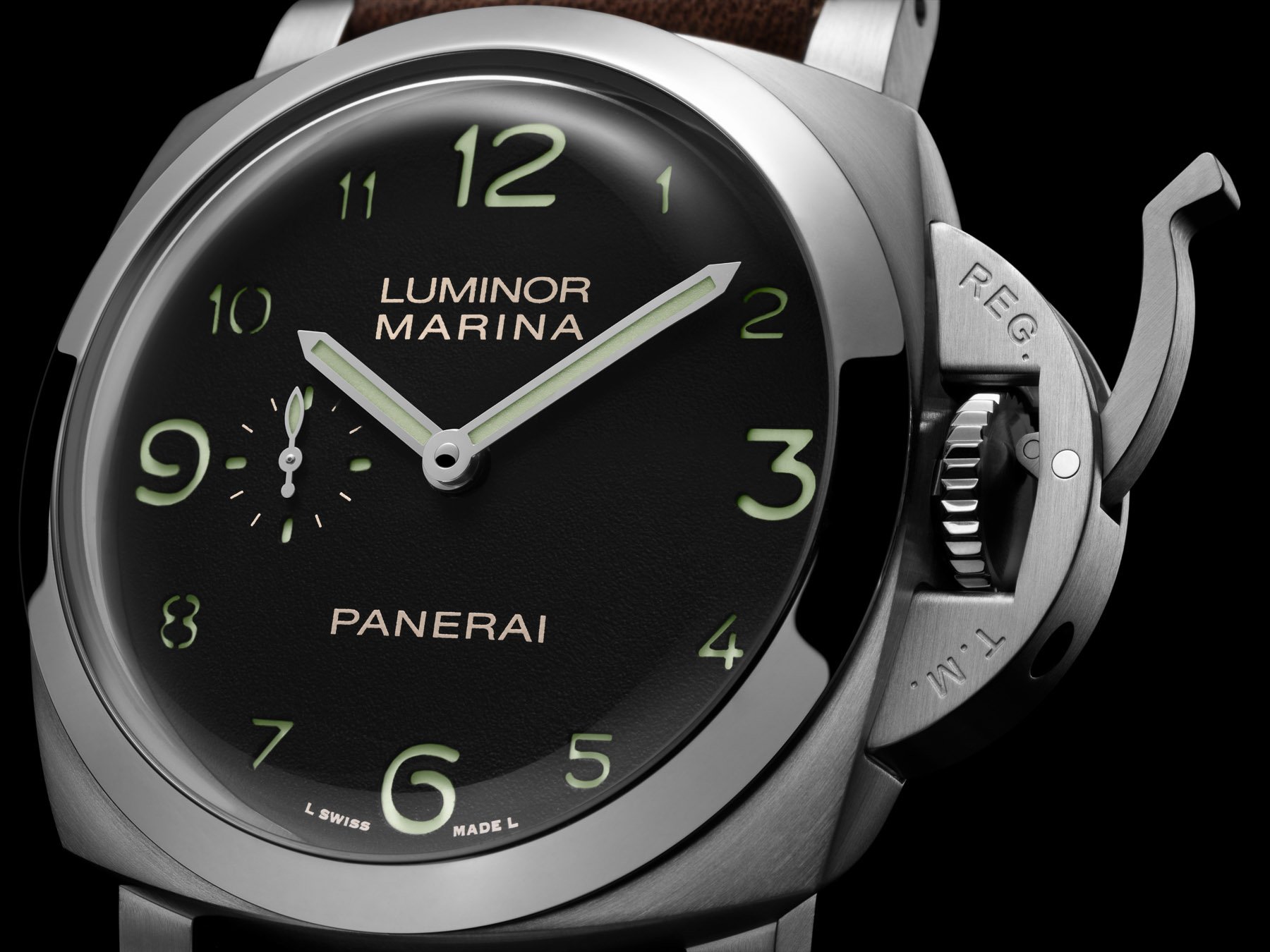 Panerai Luminor Marina PAM01759 up close with crown lock open