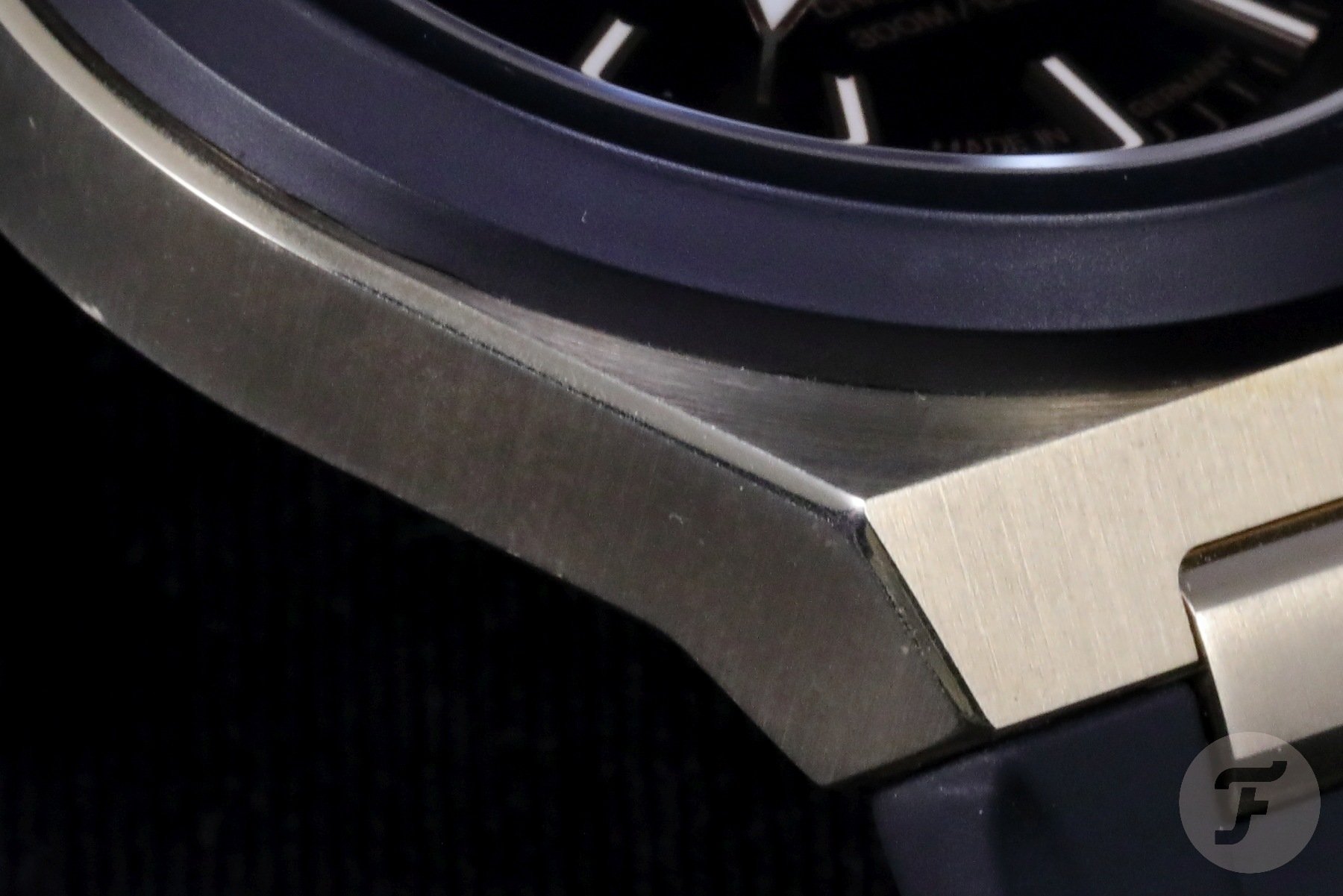 Wempe Iron Walker Diver Bronze case detail