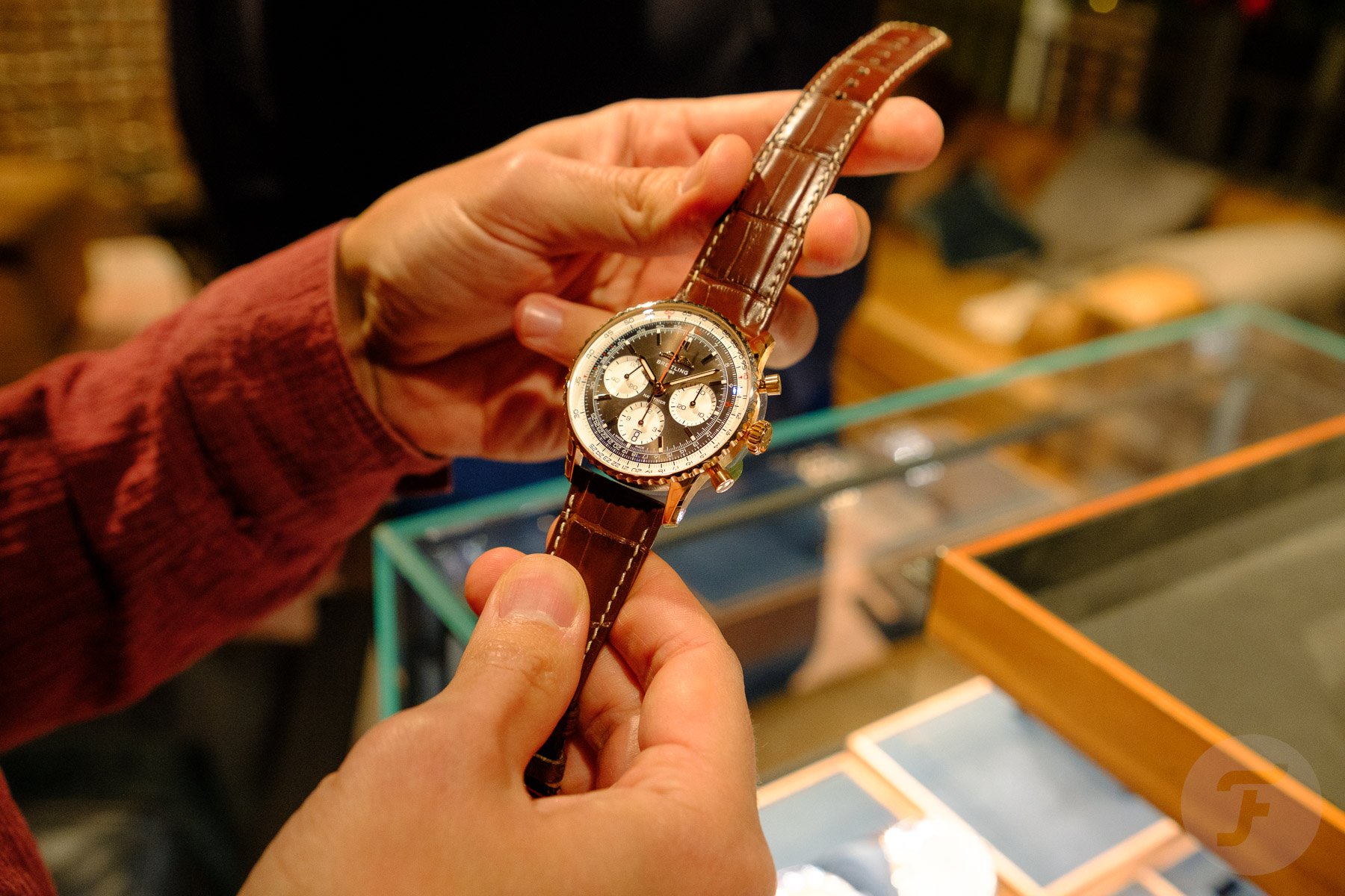 red gold Breitling Navitimer B01 41 ref. RB0139211Q1P1 in hands