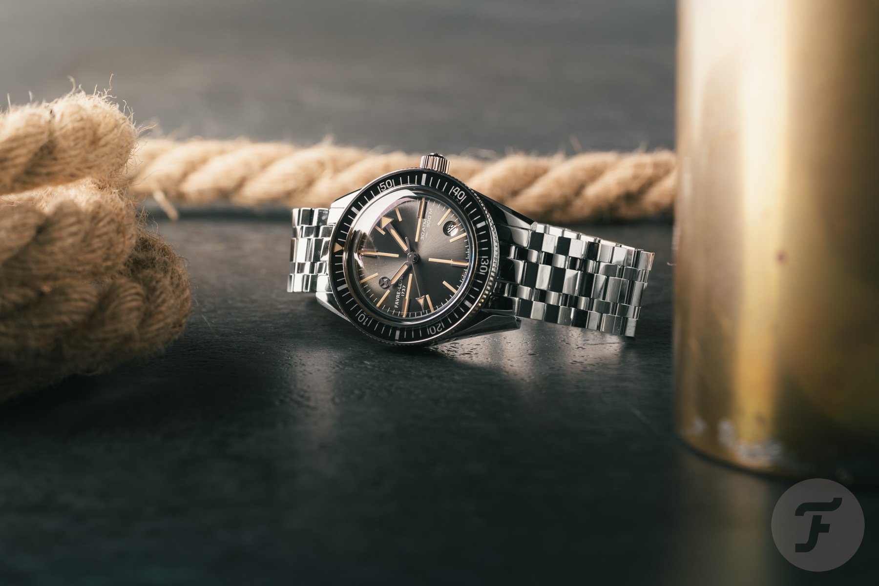 Favre Leuba Deep Raider Revival on side, crown up