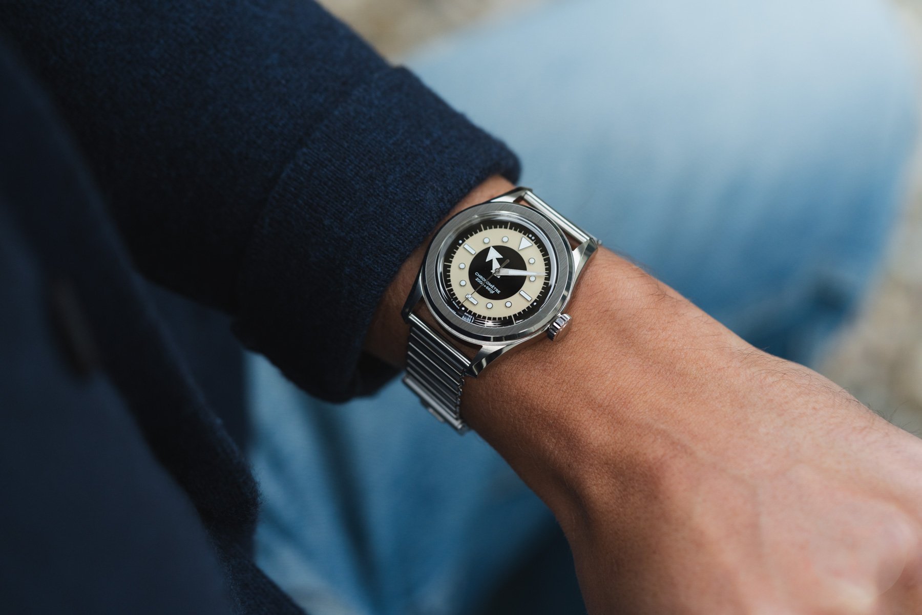 Serica 6190 TXD wrist shot