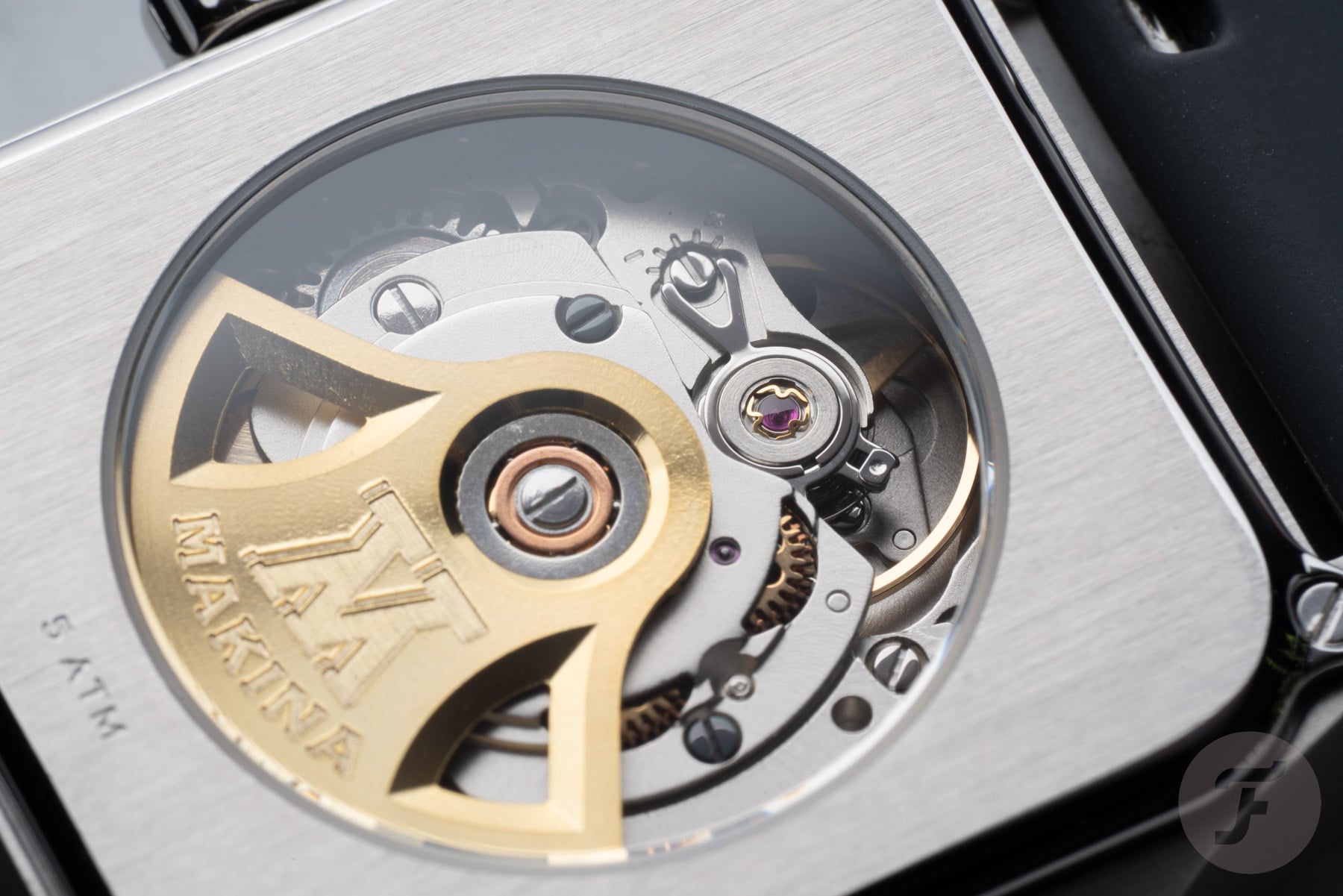 Makina Andras_II Gray case back and movement