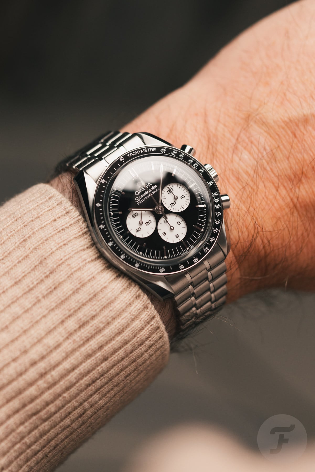Omega Speedmaster Moonwatch Professional "Reverse Panda" ref. 310.30.42.50.01.004 wrist shot