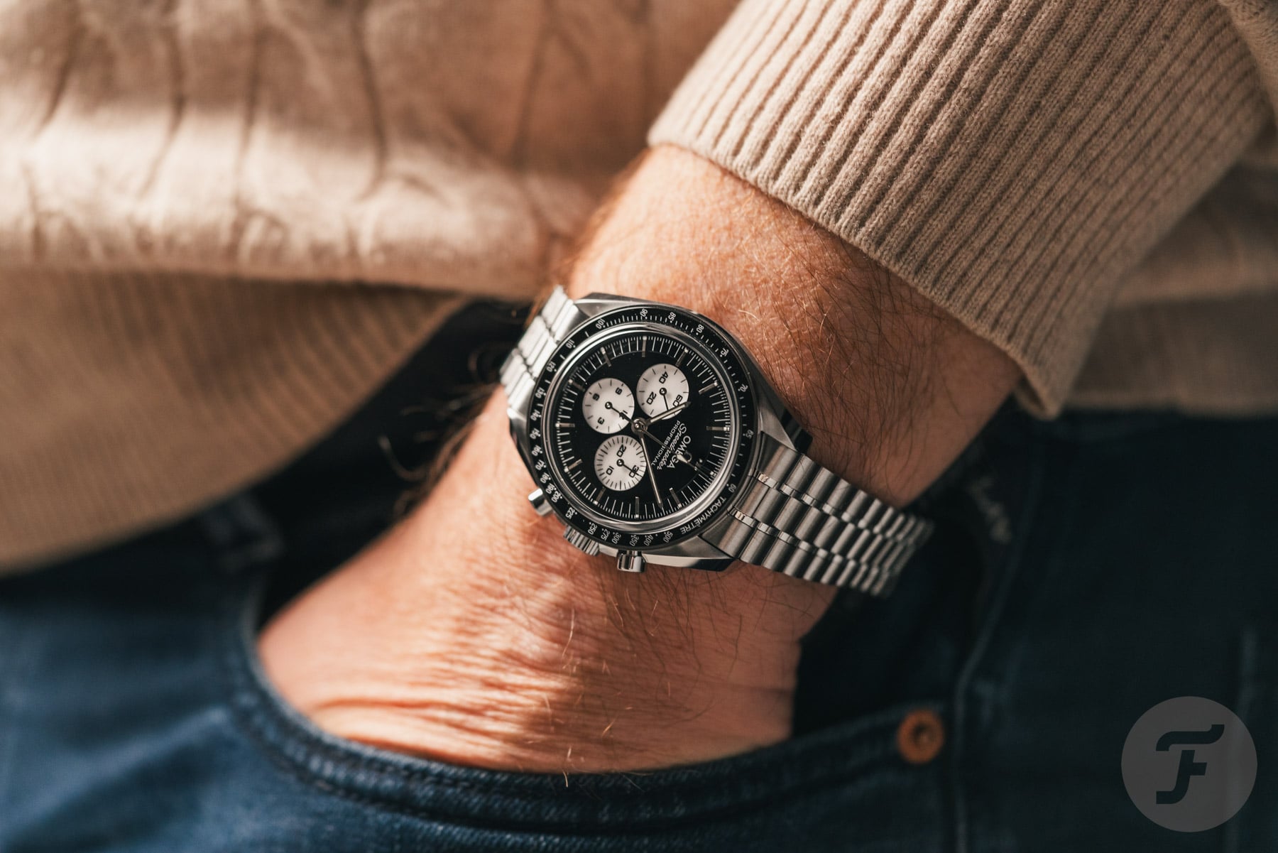 Omega Speedmaster Moonwatch Professional "Reverse Panda" ref. 310.30.42.50.01.004 pocket shot