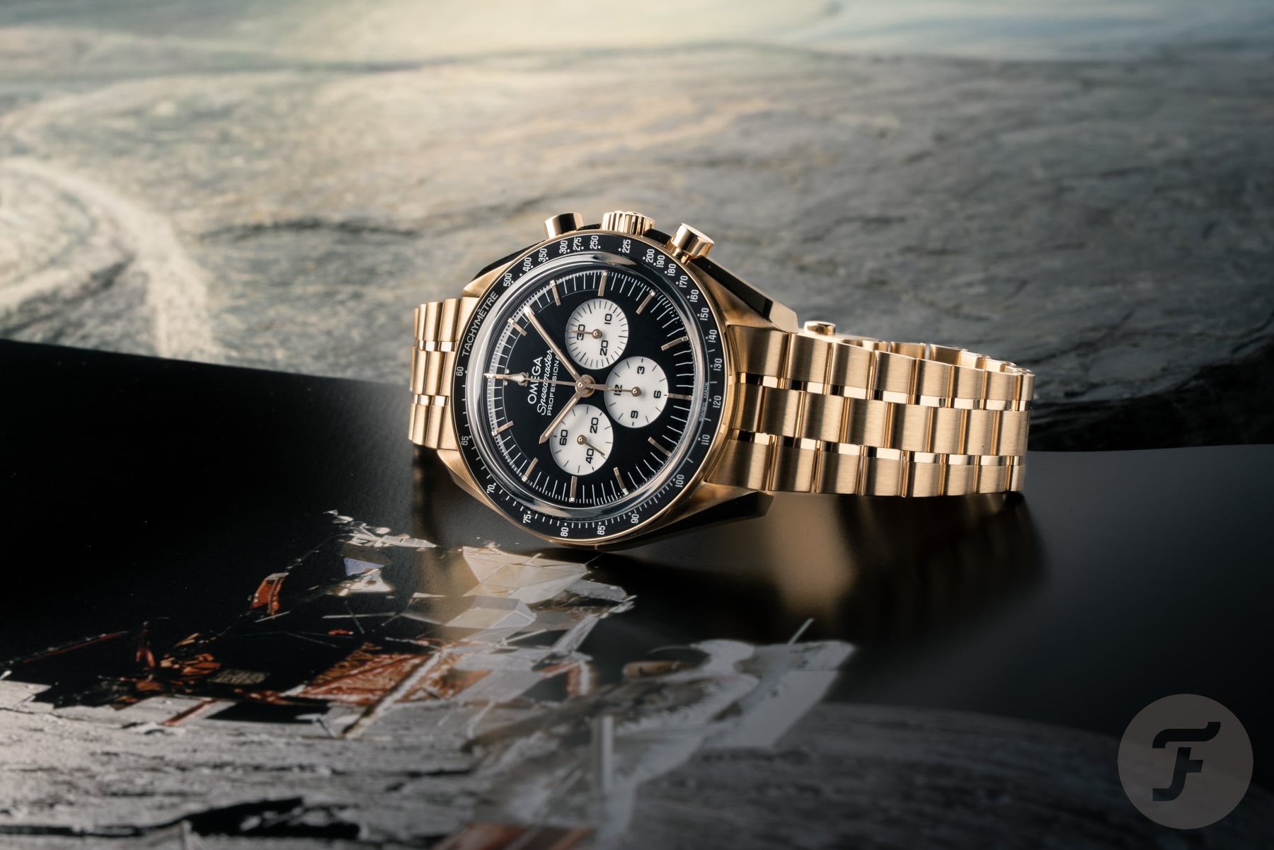 Omega Speedmaster Moonwatch Professional "Reverse Panda" ref. 310.60.42.50.01.002 on side, crown up