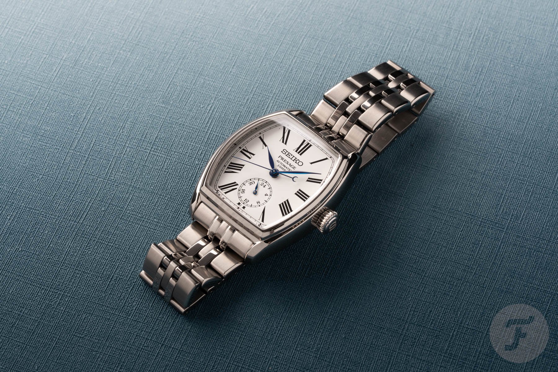 Seiko Presage SPB537 flat-lay image