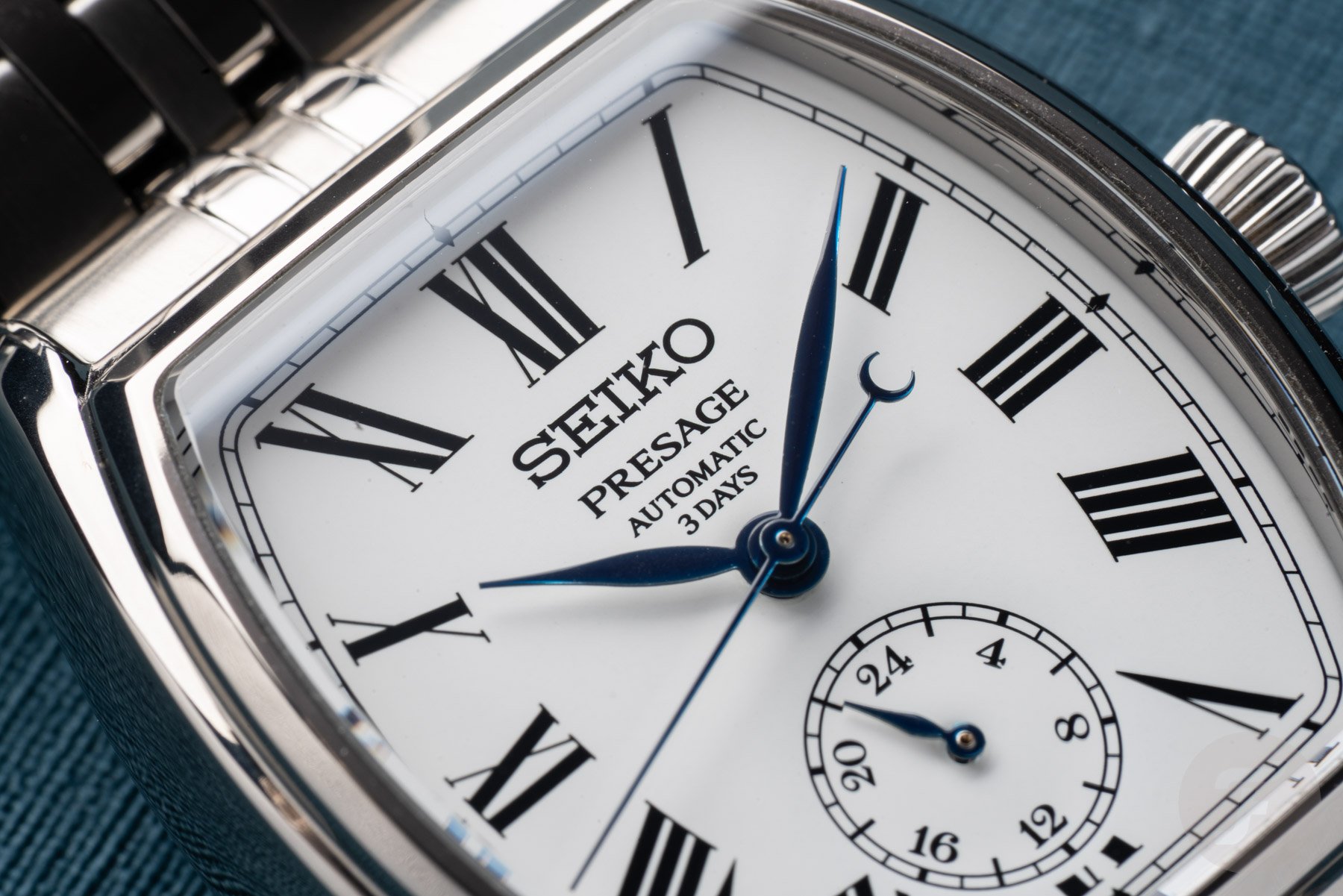 Seiko Presage SPB537 dial macro