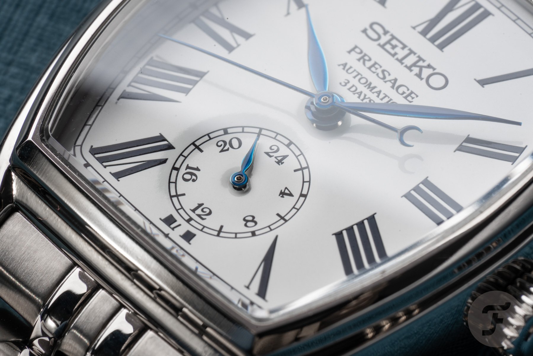Seiko Presage SPB537 enamel dial closeup
