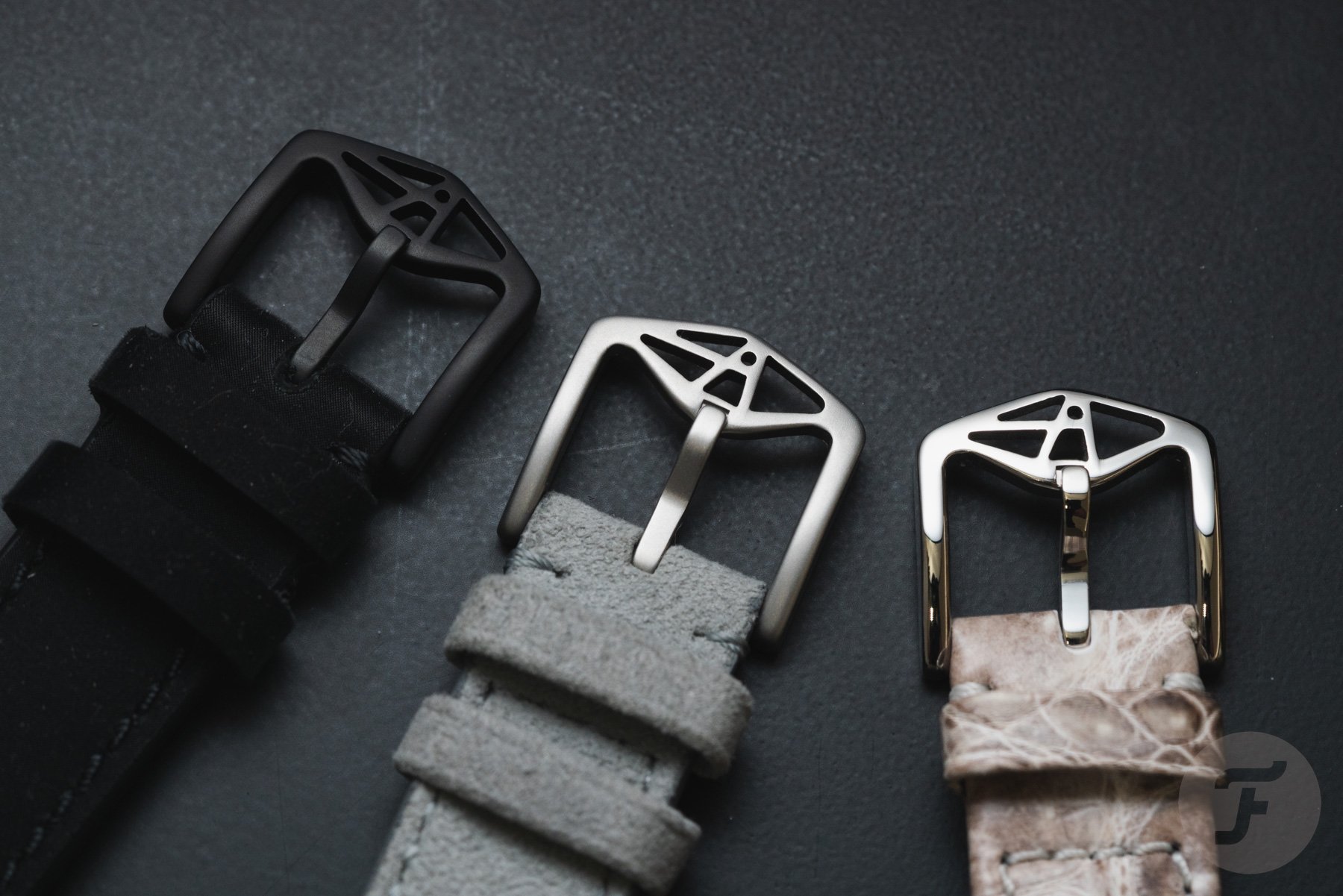 ArtyA Luminity Wavy buckle