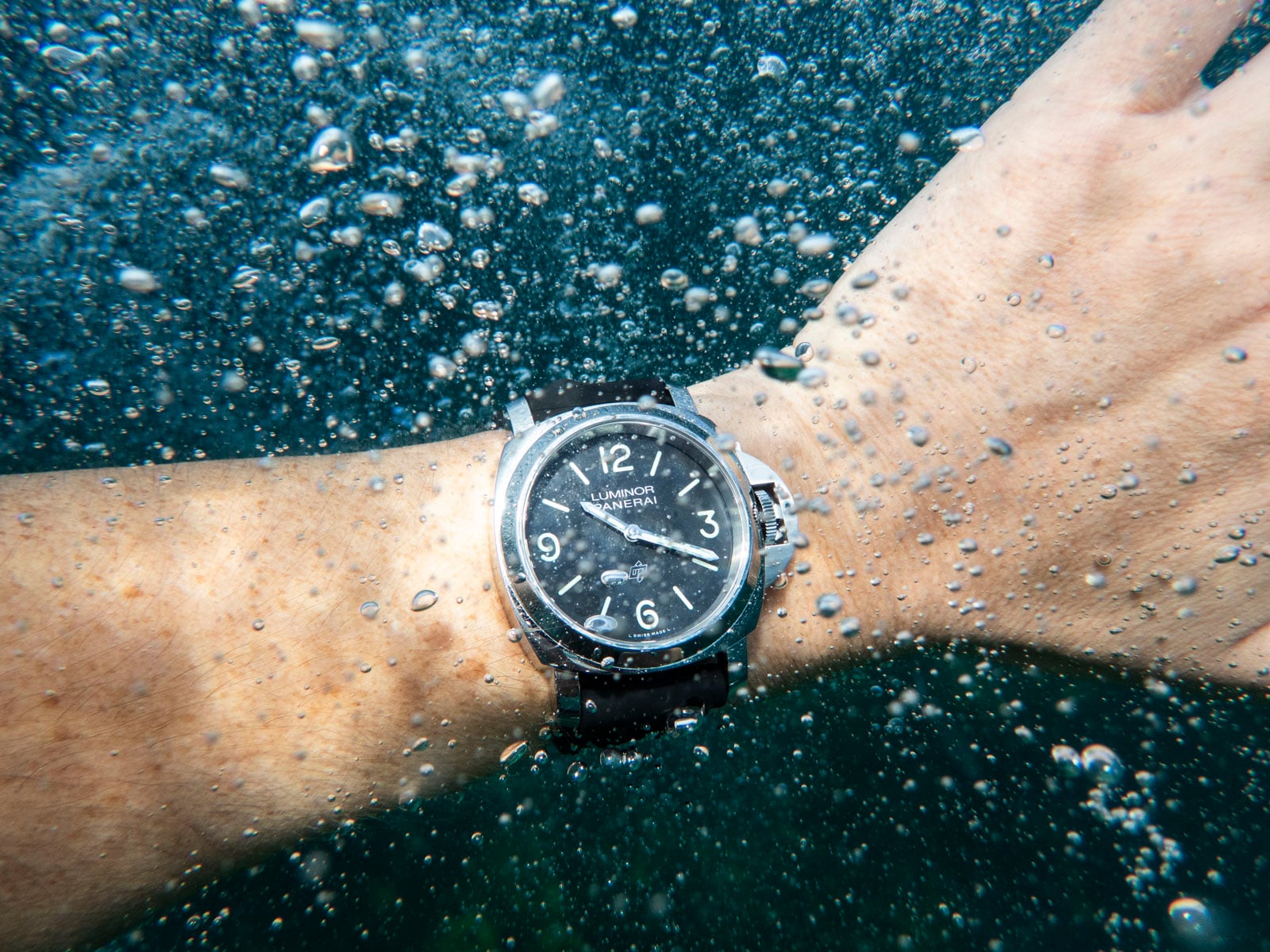 Panerai Luminor Base Logo PAM01086 on underwater wrist shot