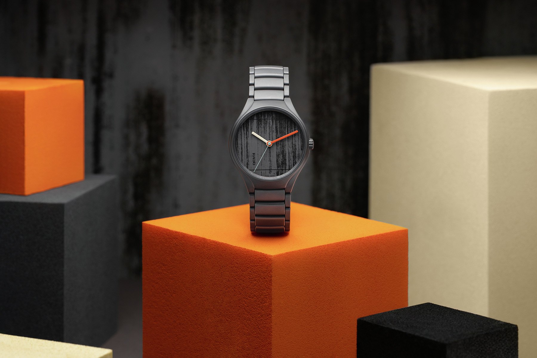 Iron Grey Rado True Round × Les Couleurs Le Corbusier Special Edition