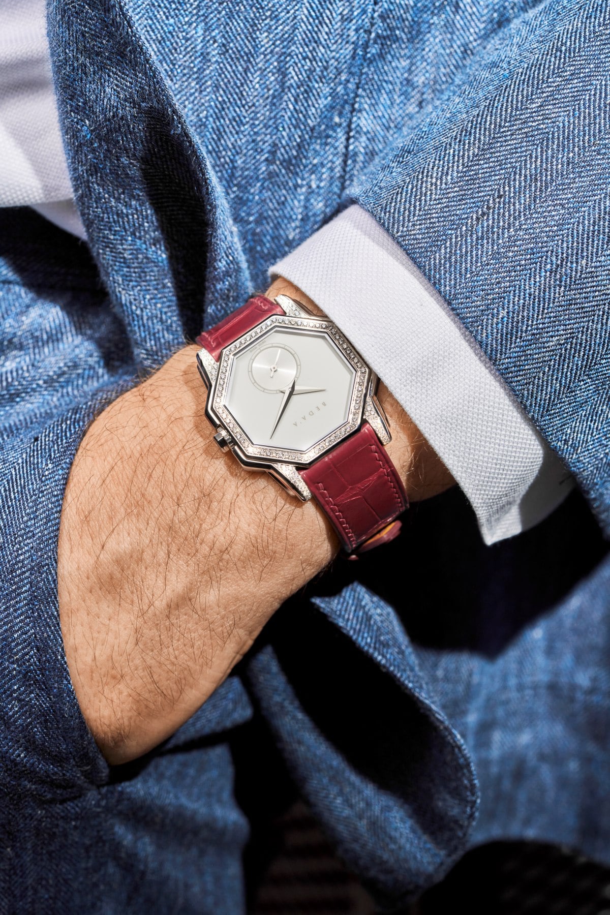 Beda’a Angles Mecaline Diamond Edition Warm Gray pocket shot