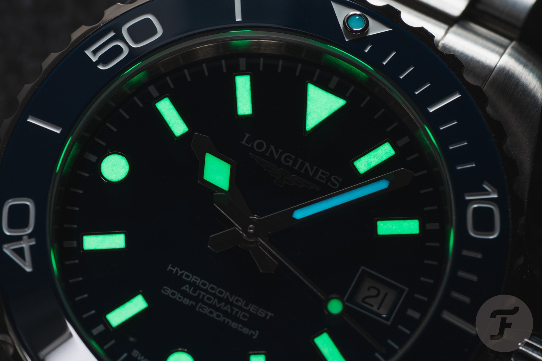 Longines Hydroconquest lume shot