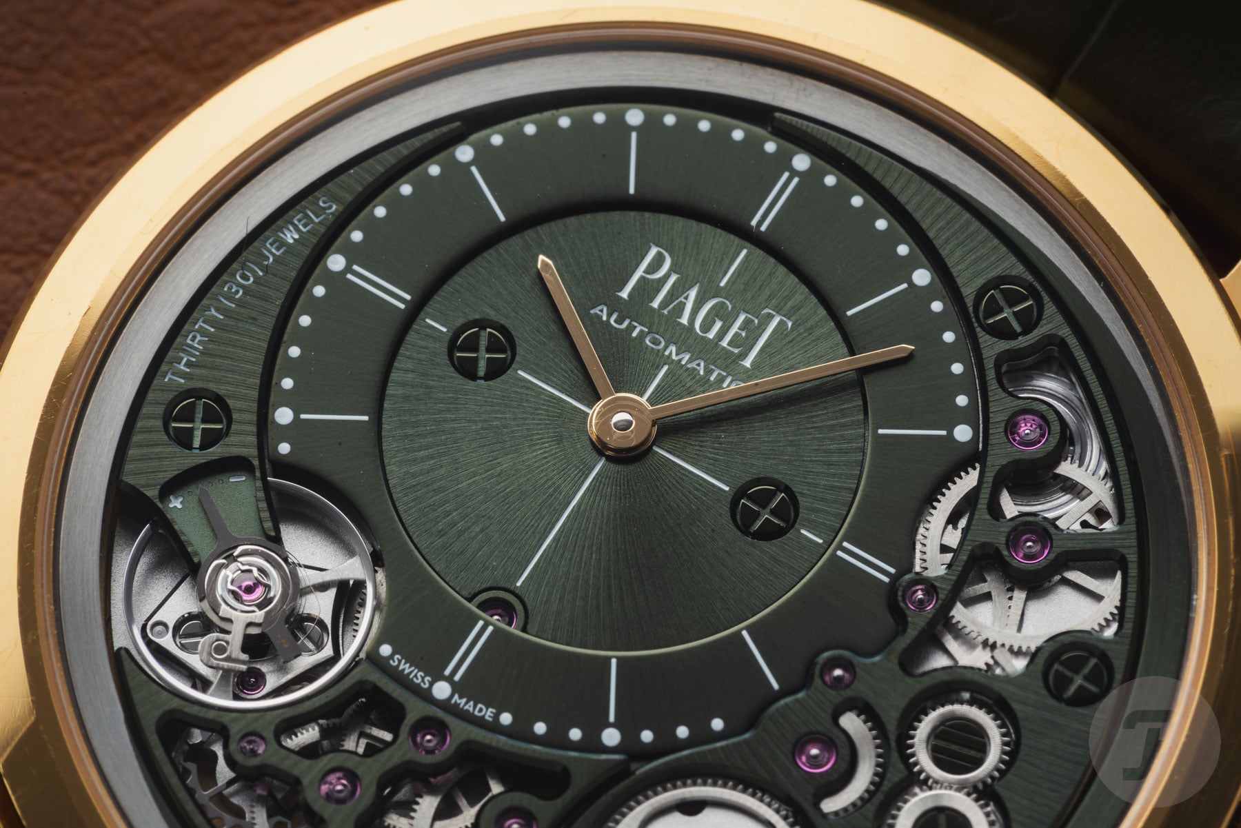 Piaget Altiplano Ultimate Automatic 910P-8 with a peripheral rotor on the dial side