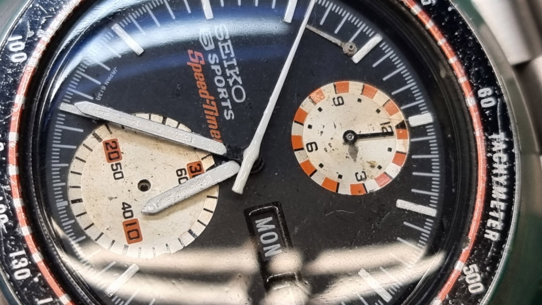 Seiko "UFO" 6138-001X dial up close