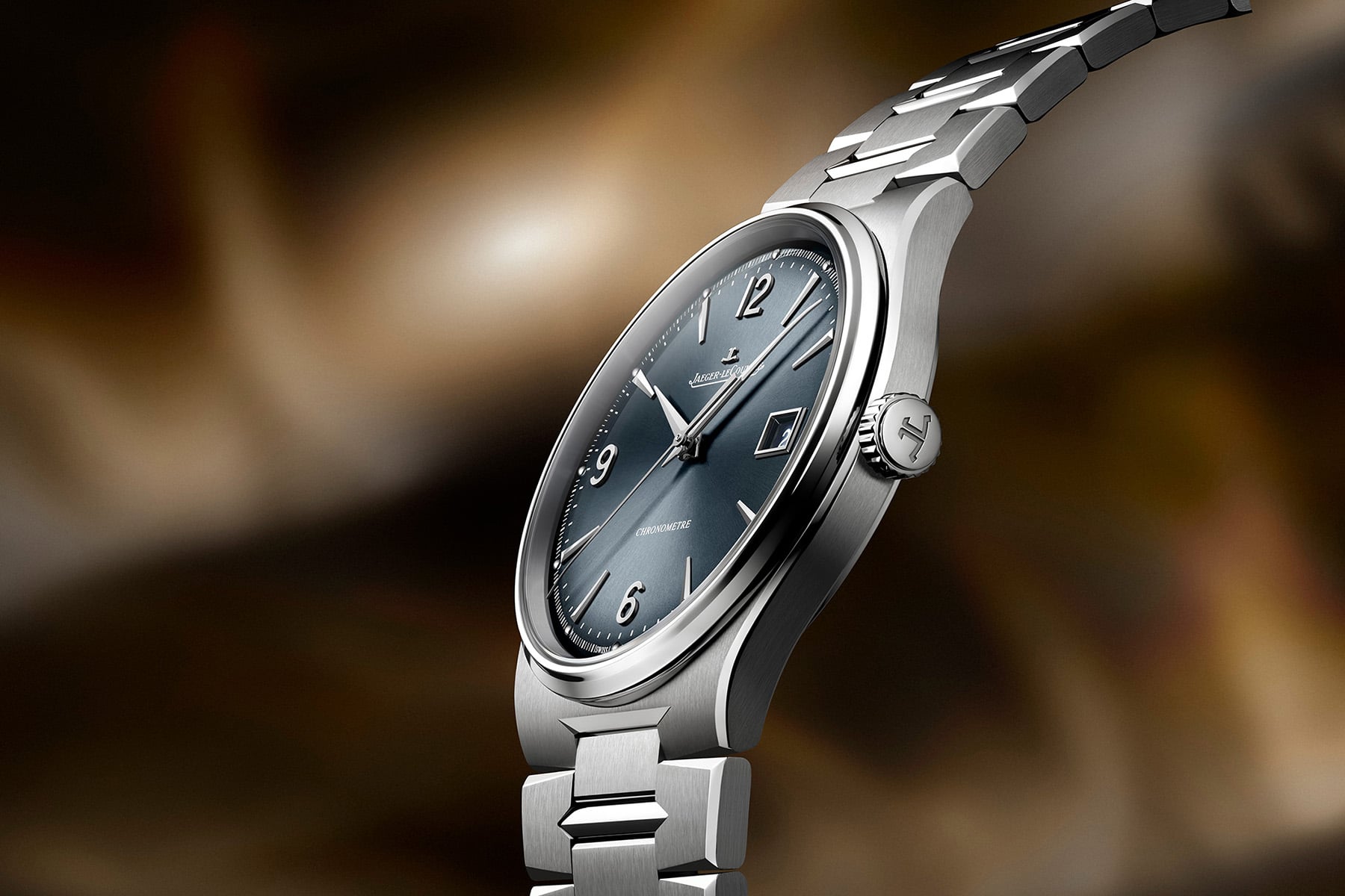 steel Jaeger-LeCoultre Master Control Chronometre Date upright profile view