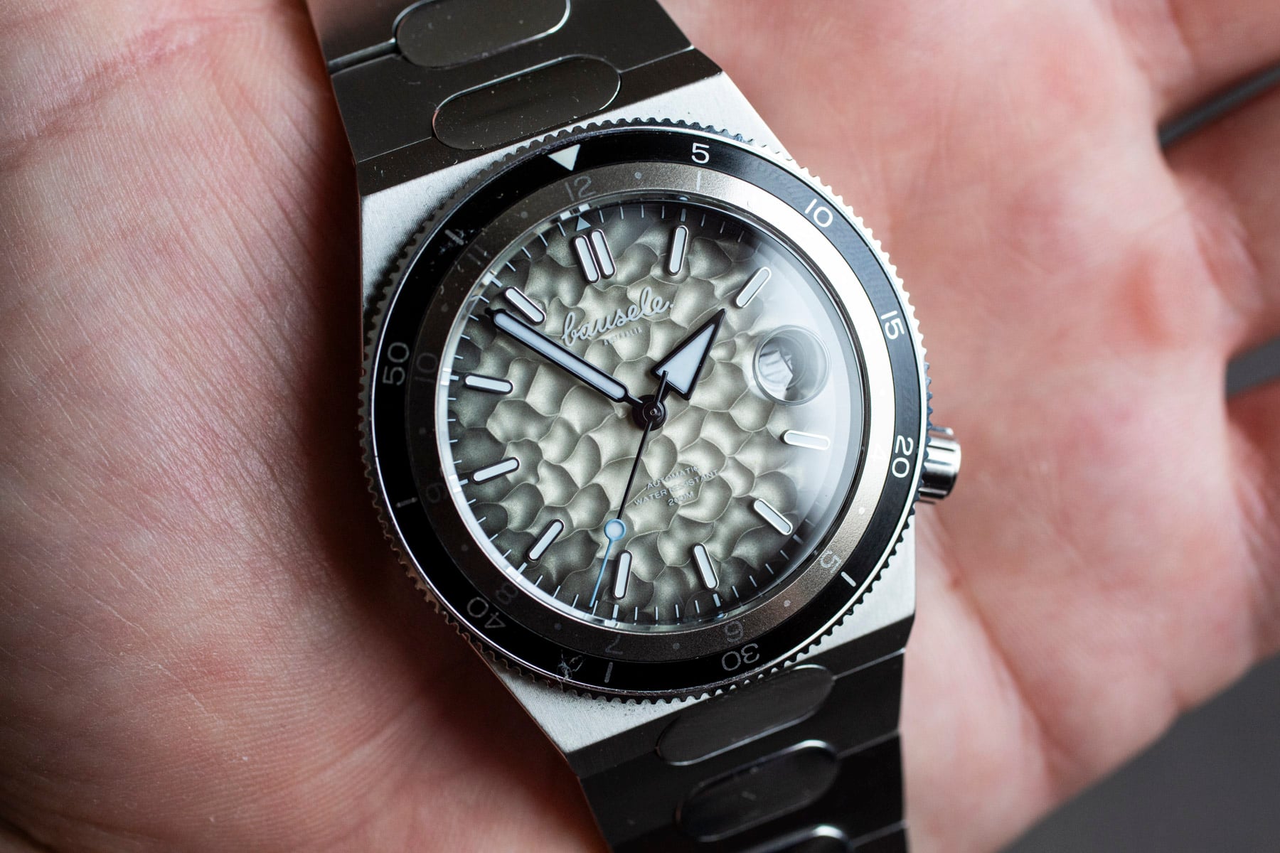 Bausele Elemental Coorong Mist in hand