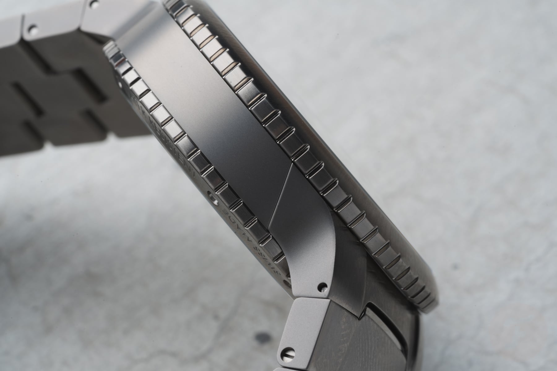 titanium Chronoswiss Pulse GMT case side