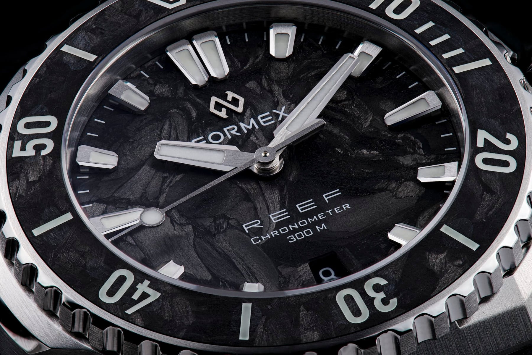 Formex Reef 39.5mm Automatic COSC 300M Forged Carbon dial and bezel up close